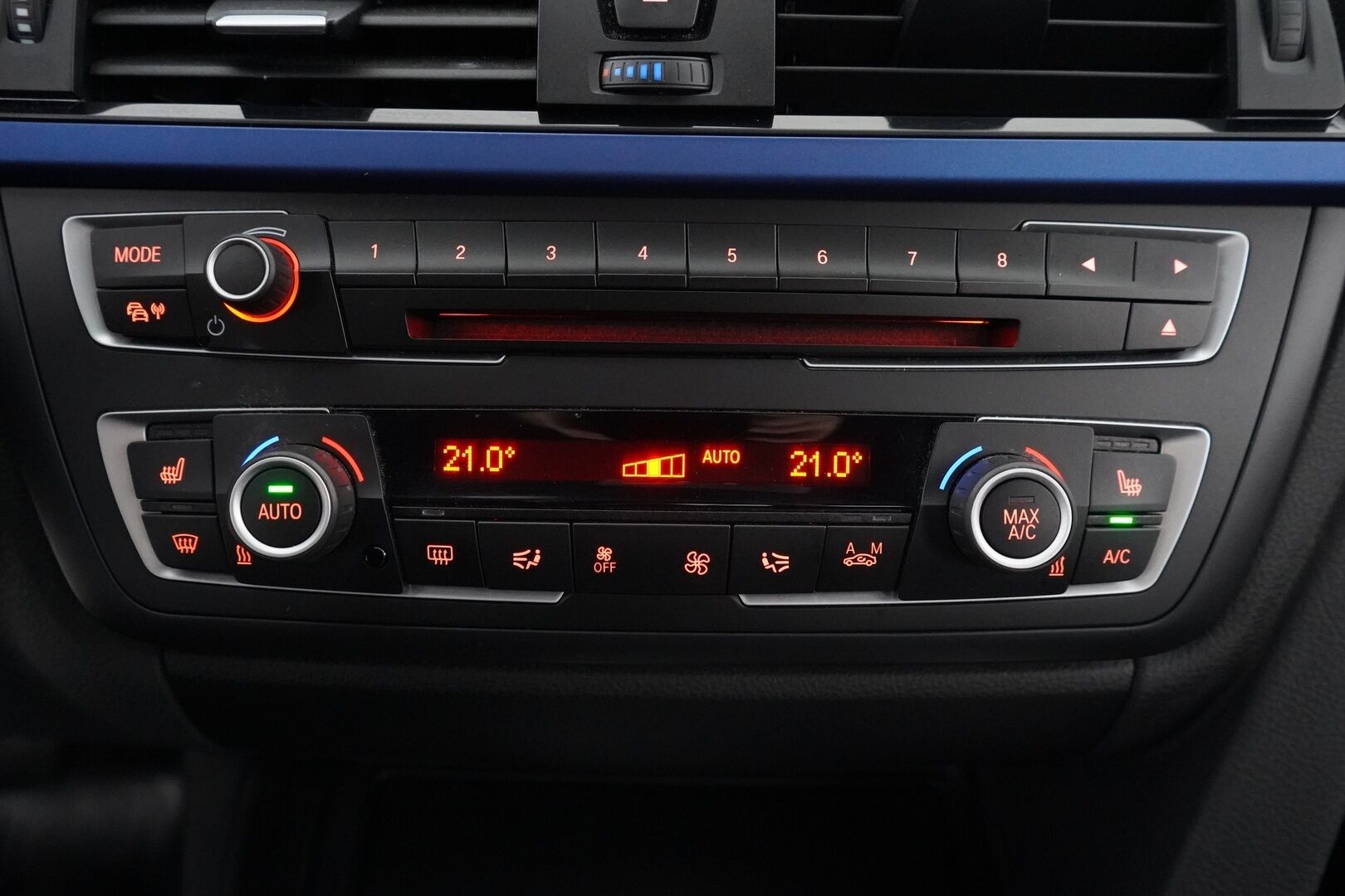 BMW 320 2015 F30 Sedan 320i TwinPower Turbo A xDrive Edition - Juuri saapunut / M-Sport / 2 x Vanteet / Juuri katsastettu