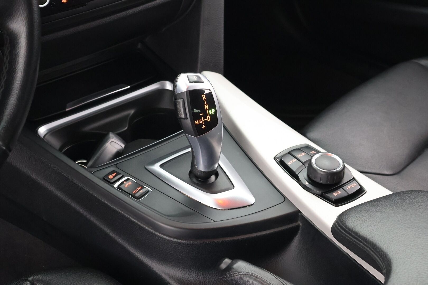 BMW 320 2015 F31 Touring 320i TwinPower Turbo A Limited xDrive Edition - Suomi-auto | P.tutka | Xenon | Juuri huollettu! 