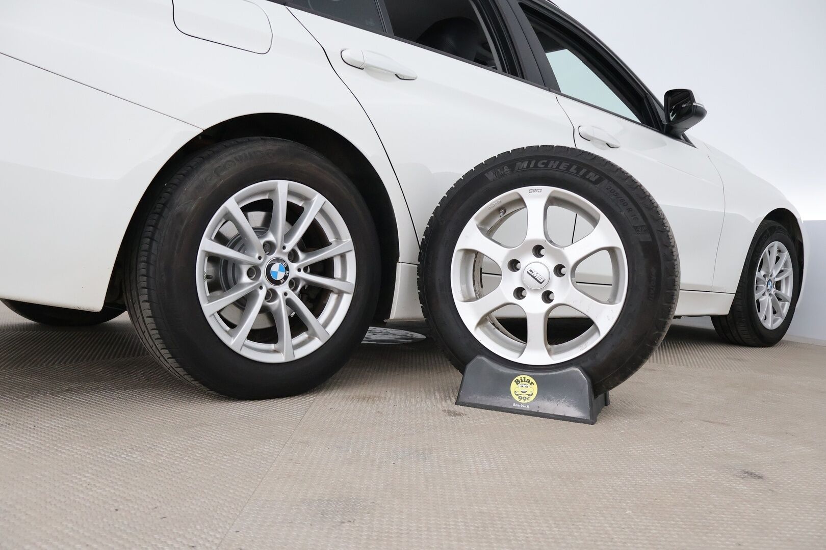 BMW 320 2015 F31 Touring 320i TwinPower Turbo A Limited xDrive Edition - Suomi-auto | P.tutka | Xenon | Juuri huollettu! 