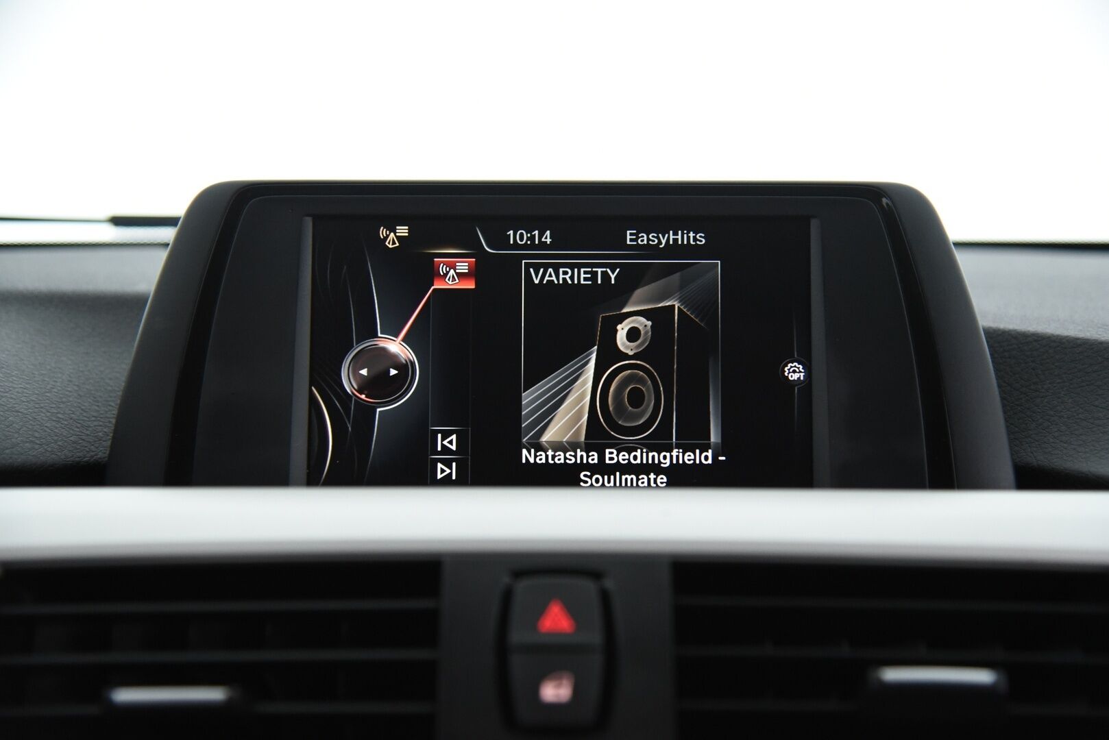 BMW 320 2015 F31 Touring 320i TwinPower Turbo A Limited xDrive Edition / Suomi-auto / Vakkari / Lohko+sisäp. / Sähkökontti / Koukku / - Todella hyvä huoltohistoria! / Siisti / 2x renkaat & vanteet / Puolinahat