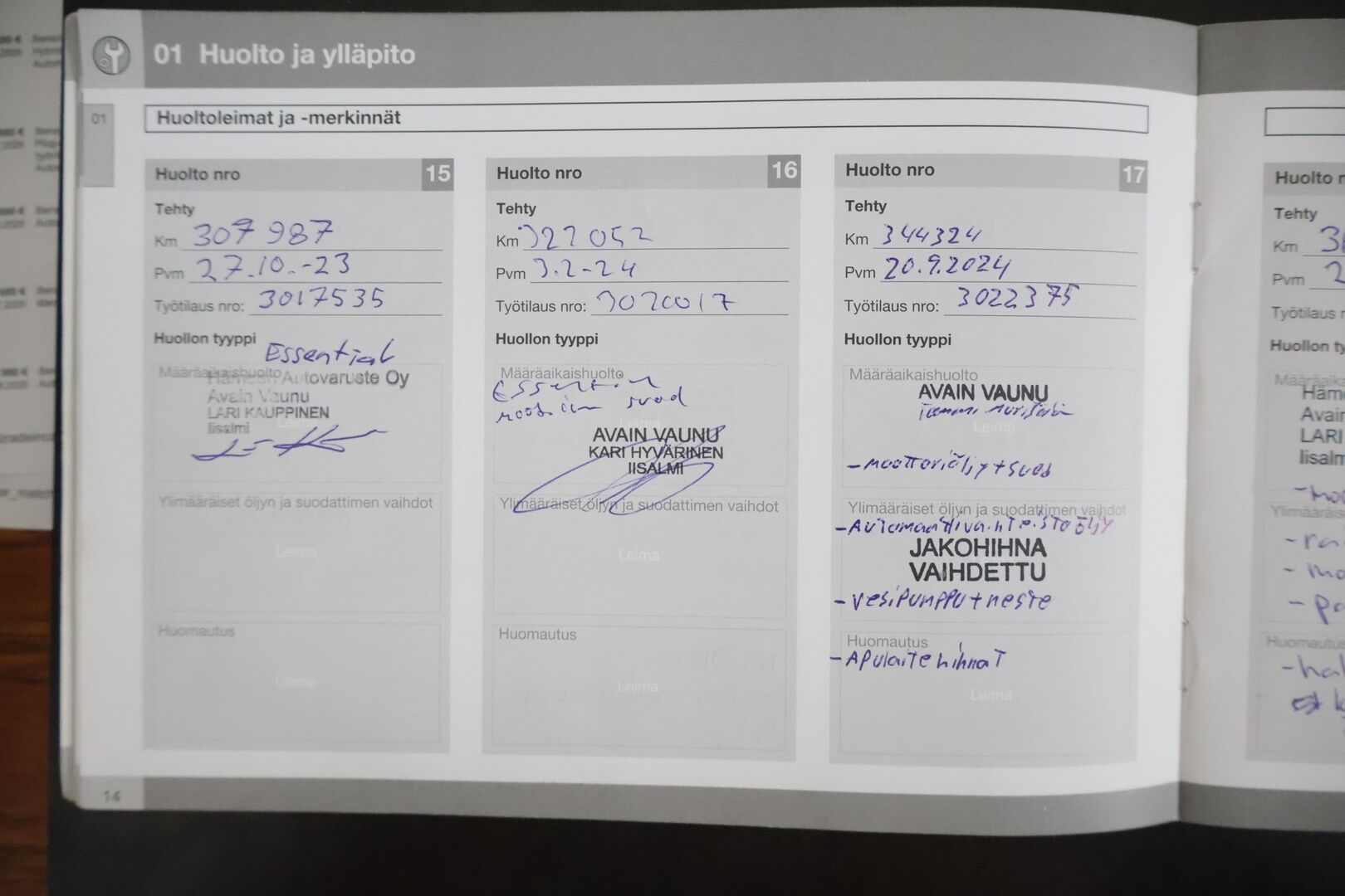 Volvo XC60 2015 D5 AWD Summum aut * Webasto / Vetokoukku / Kuskinpenkki Muistilla / Vakionopeudensäädin * - Siististi pysynyt ryhdikäs Suomi-Auto Summum varuste paketilla!