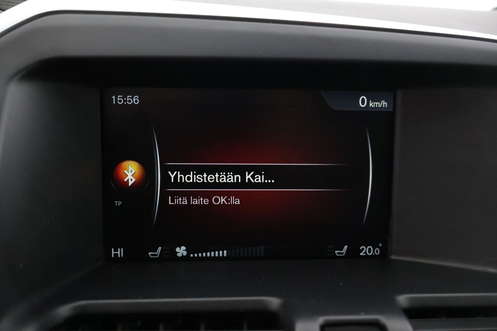 Volvo XC60 2015 D5 AWD Summum aut * Webasto / Vetokoukku / Kuskinpenkki Muistilla / Vakionopeudensäädin * - Aito Suomi-auto vetokoukulla kesän rientoihin!