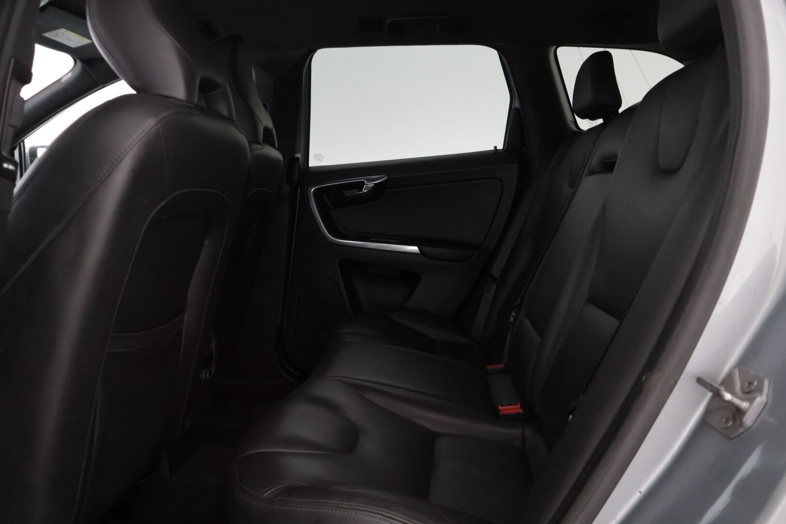 Volvo XC60 2015 D5 AWD Summum aut * Webasto / Vetokoukku / Kuskinpenkki Muistilla / Vakionopeudensäädin * - Aito Suomi-auto vetokoukulla kesän rientoihin!