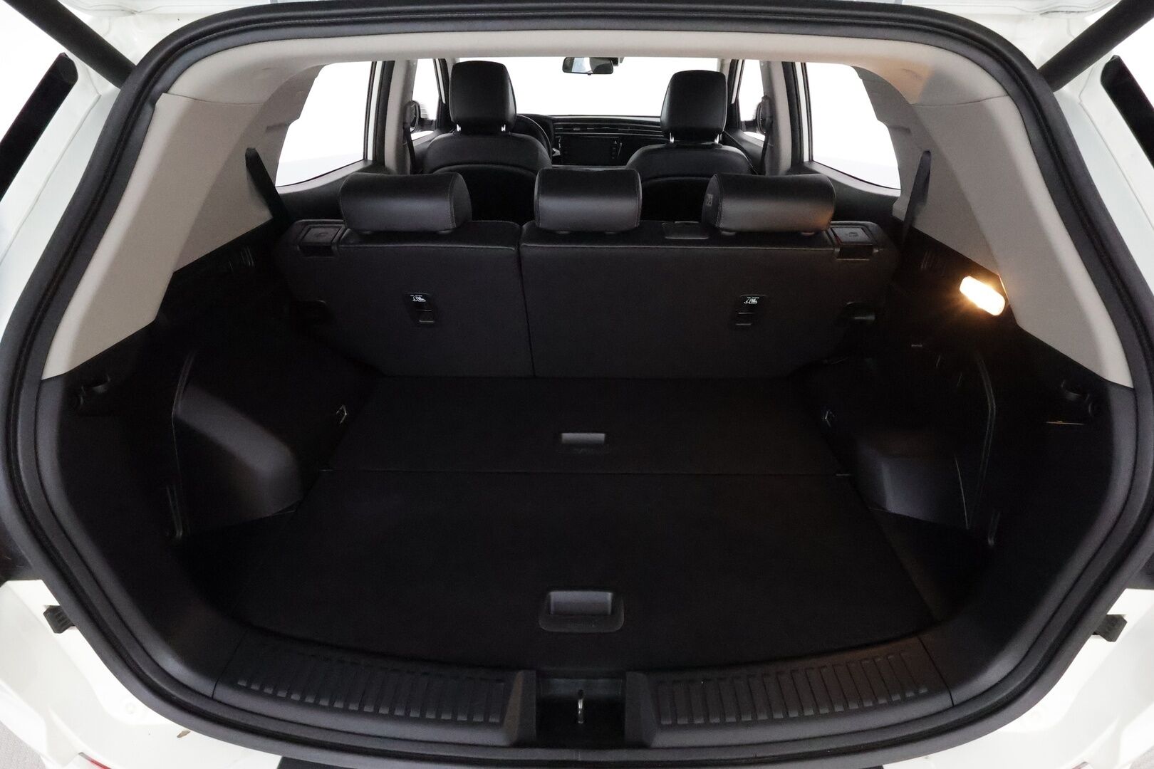 SsangYong Korando 2020 G1,5T 2WD 6AT QUARTZ **Lohkolämmitin / LED-valot / P.kamera / Kaistavahti / Navi / Puolinahat / KeylessGO** - Suomi-auto / Kahdet Renkaat
