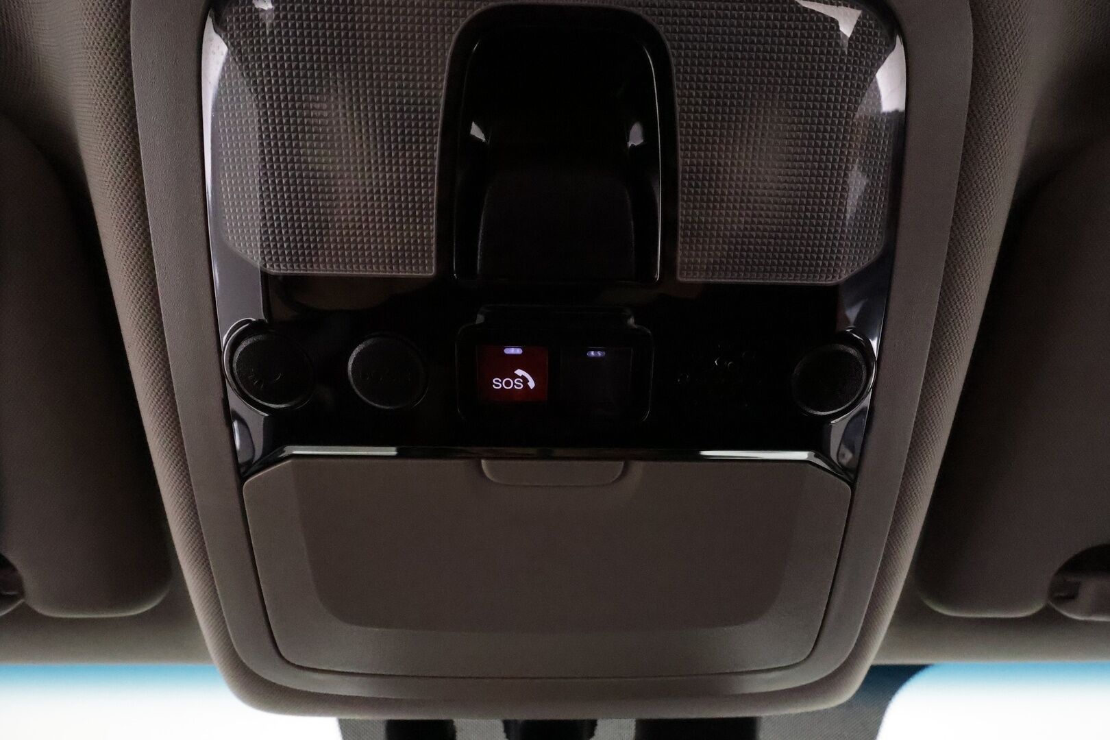SsangYong Korando 2020 G1,5T 2WD 6AT QUARTZ **Lohkolämmitin / LED-valot / P.kamera / Kaistavahti / Navi / Puolinahat / KeylessGO** - Suomi-auto / Kahdet Renkaat