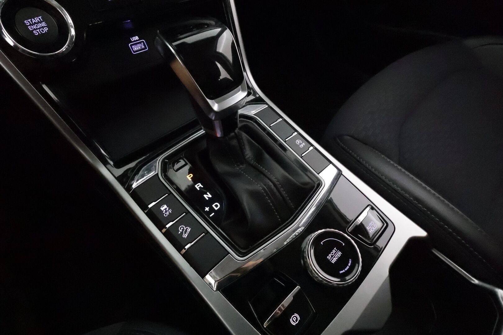 SsangYong Korando 2020 G1,5T 2WD 6AT QUARTZ **Lohkolämmitin / LED-valot / P.kamera / Kaistavahti / Navi / Puolinahat / KeylessGO** - Suomi-auto / Kahdet Renkaat