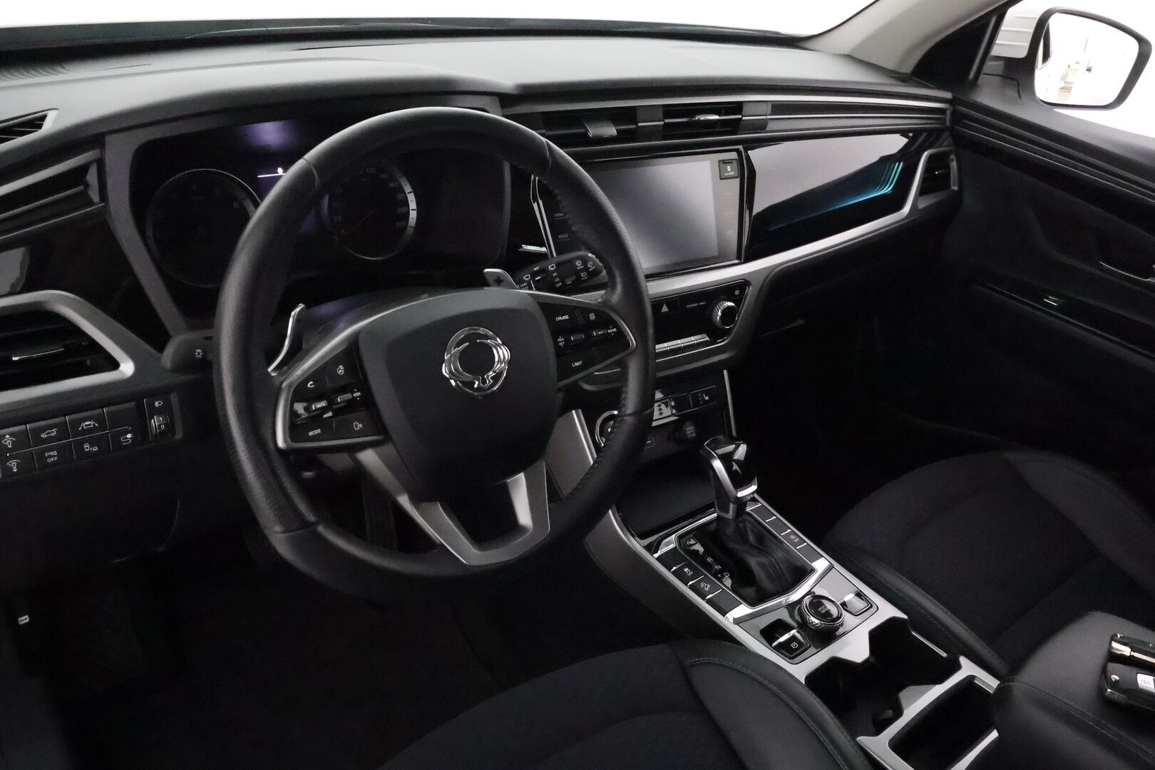 SsangYong Korando 2020 G1,5T 2WD 6AT QUARTZ **Lohkolämmitin / LED-valot / P.kamera / Kaistavahti / Navi / Puolinahat / KeylessGO** - Suomi-auto / Kahdet Renkaat