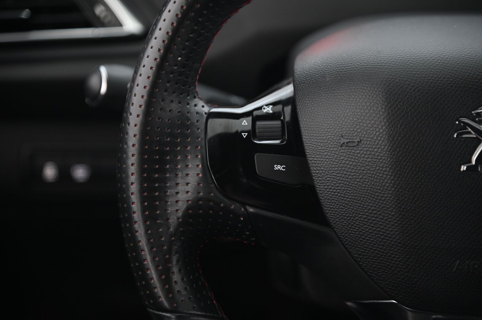 Peugeot 308 2015 SW GT THP 205 *Hierovat penkit / Navi / Lohko / Juuri huollettu / 205hp* - 2x Alut / Harvinaisempi GT malli / Avaimeton kulku ja käynnistys - HULLUT AVAJAISHULINAT KORKOTARJOUS 3,29 %