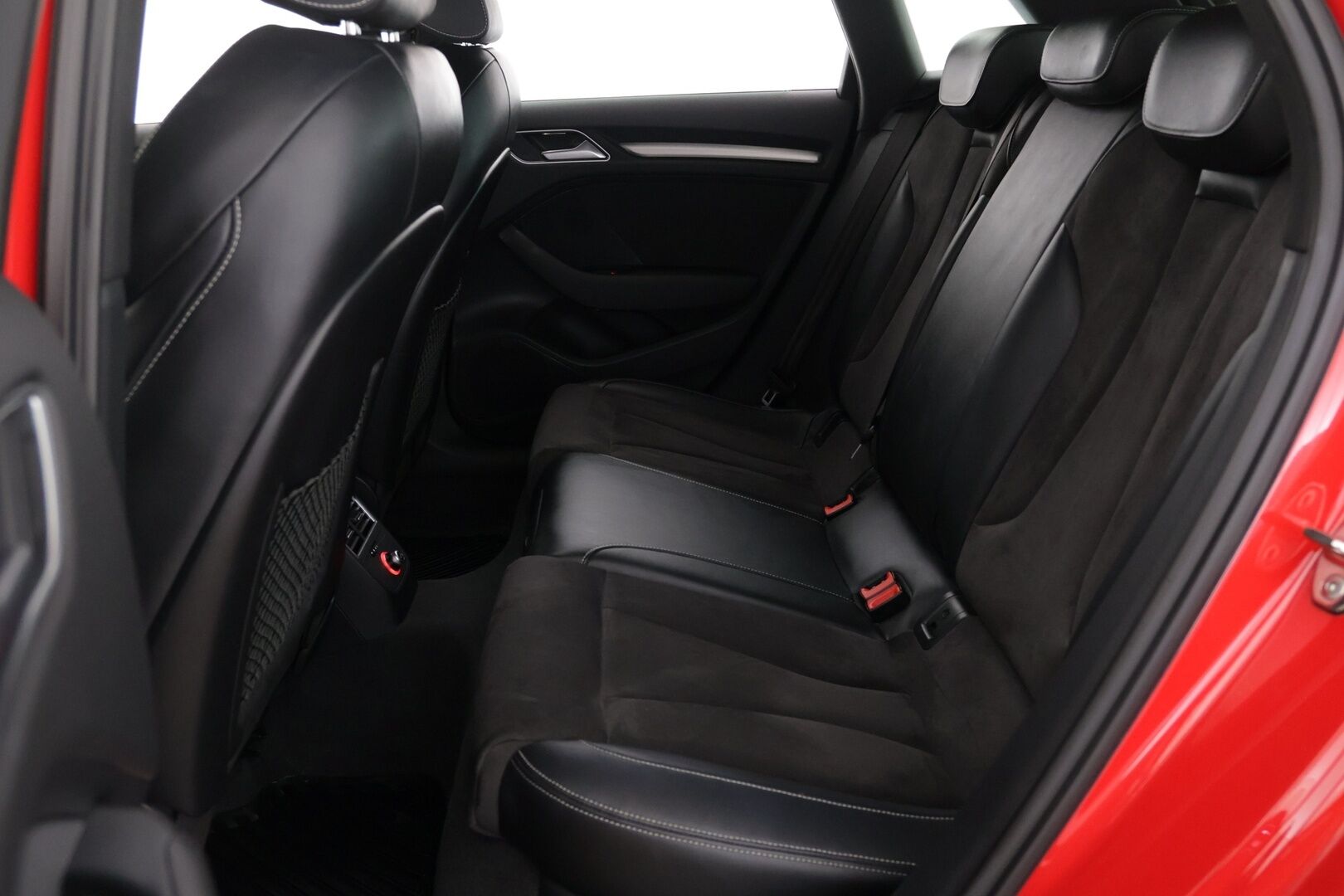 Audi S3 2015 Sportback 2,0 TFSI 221 kW quattro S tronic - | ACC | Suomi-auto | Maxton | Nahka-alcantra | Navi | 