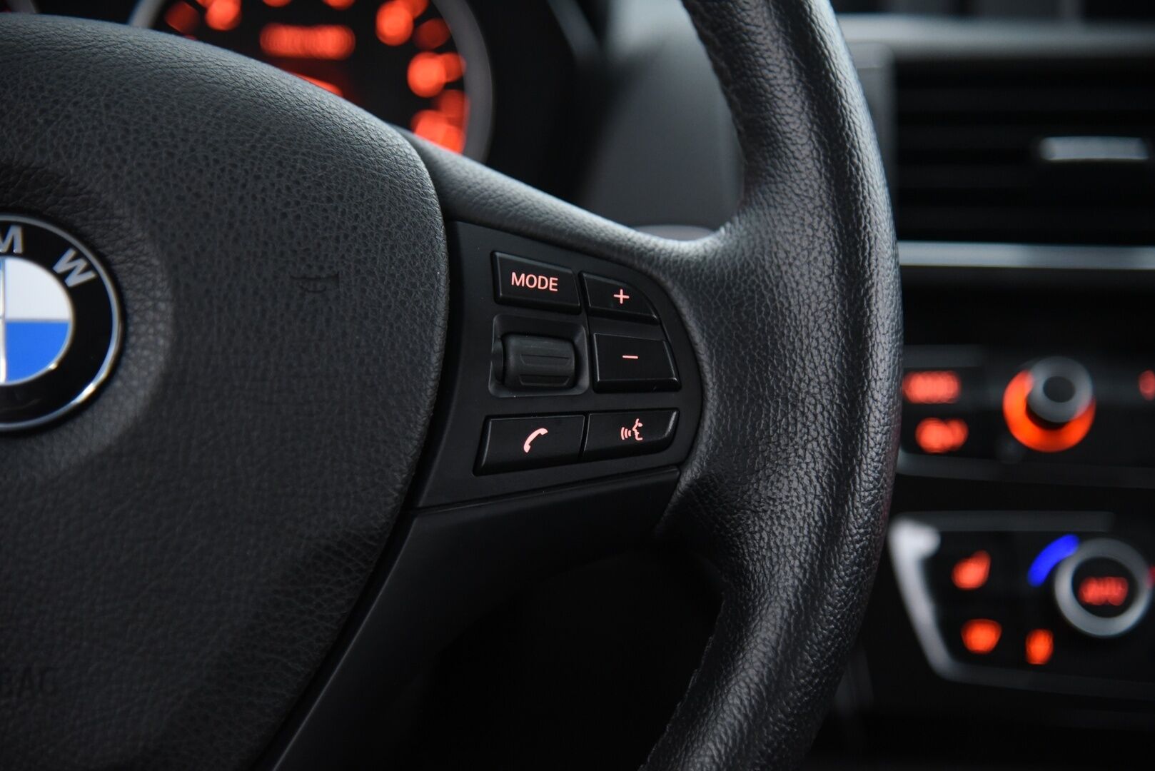 BMW 118 2016 F20 Hatchback 118i Business / HiFi / LED / Vakkari / Prof. keskinäyttö - Ketju vaihdettu / P. Tutka - HULLUT JOULUT KORKOTARJOUS 2,49% 