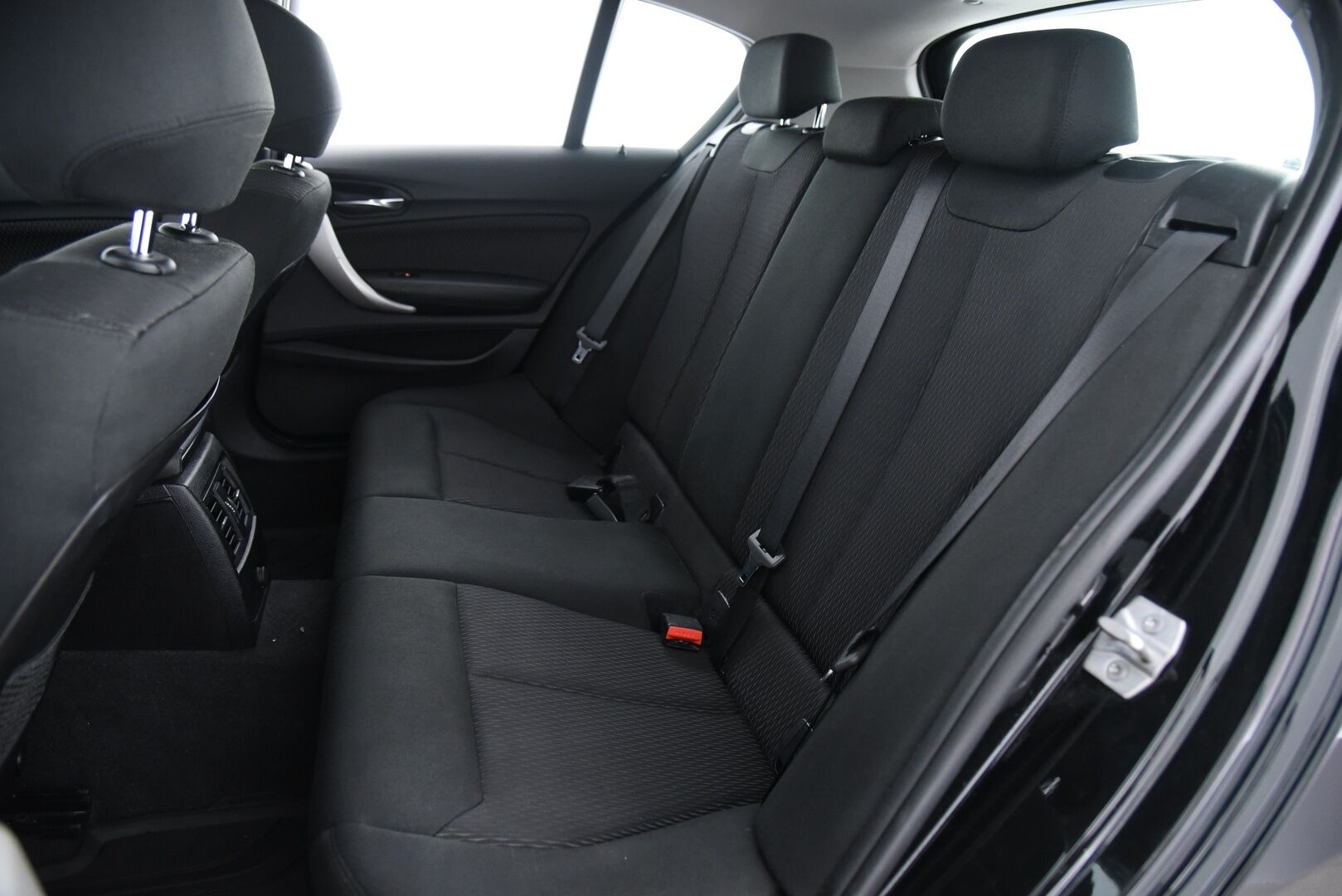 BMW 118 2016 F20 Hatchback 118i Business / HiFi / LED / Vakkari / Prof. keskinäyttö - Ketju vaihdettu / P. Tutka - HULLUT JOULUT KORKOTARJOUS 2,49% 