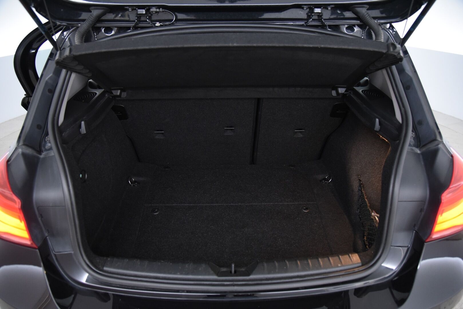 BMW 118 2016 F20 Hatchback 118i Business / HiFi / LED / Vakkari / Prof. keskinäyttö - Ketju vaihdettu / P. Tutka - HULLUT JOULUT KORKOTARJOUS 2,49% 