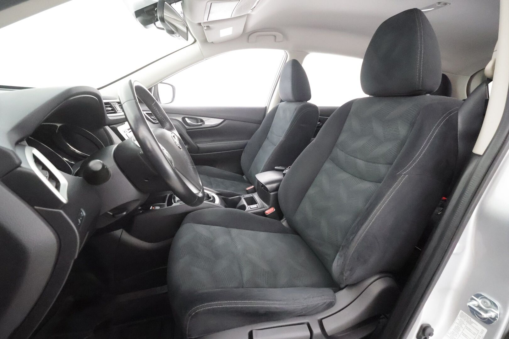 Nissan X-Trail 2016 DIG-T 163 Acenta 2WD 6 MT E6 - | Koukku | Vakkari | BT | LED -lisävalo | Lohko + sisälämmitin | Aut. ilmastointi | P.tutkat | 2x renkaat aluin | Suomiauto | Huoltokirja | 
