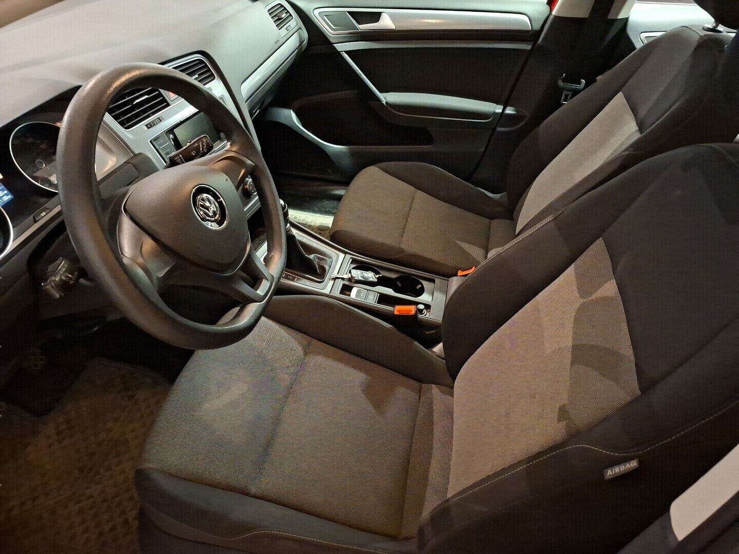 Volkswagen Golf 2014 Variant Trendline 1,2 TSI 63 kW (85 hv) BlueMotion Technology *Vakkari / Koukku / Lohko+sisäpistoke* - Hyvä huoltohistoria / Kahdet alumiinivanteet - HULLUT AVAJAISHULINAT KORKOTARJOUS 3,29 %