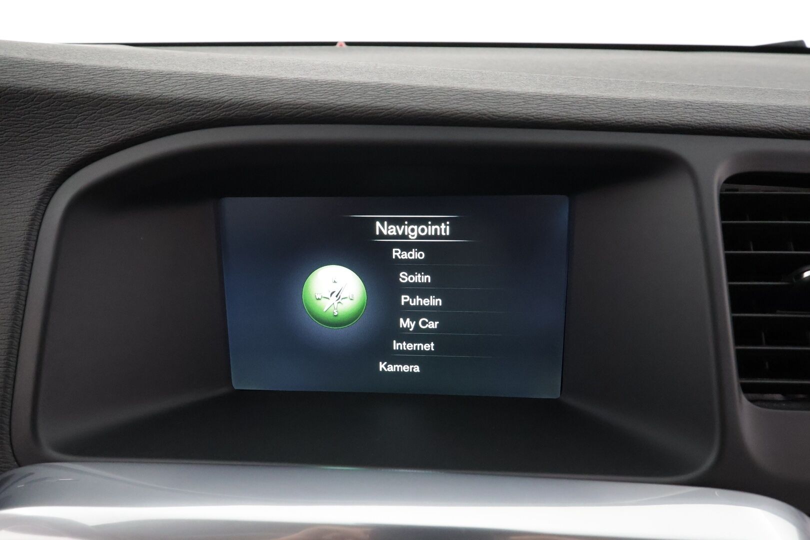 Volvo S60 2015 D4 Summum aut * Vakkari / Webasto / Muistipenkki / P.kamera / Puolinahat / Navi / Digimittaristo / Xenon / Keyless * - 1.Om Suomi-auto / Kahdet renkaat aluvanteilla / Merkkihuollettu / Huippusiisti