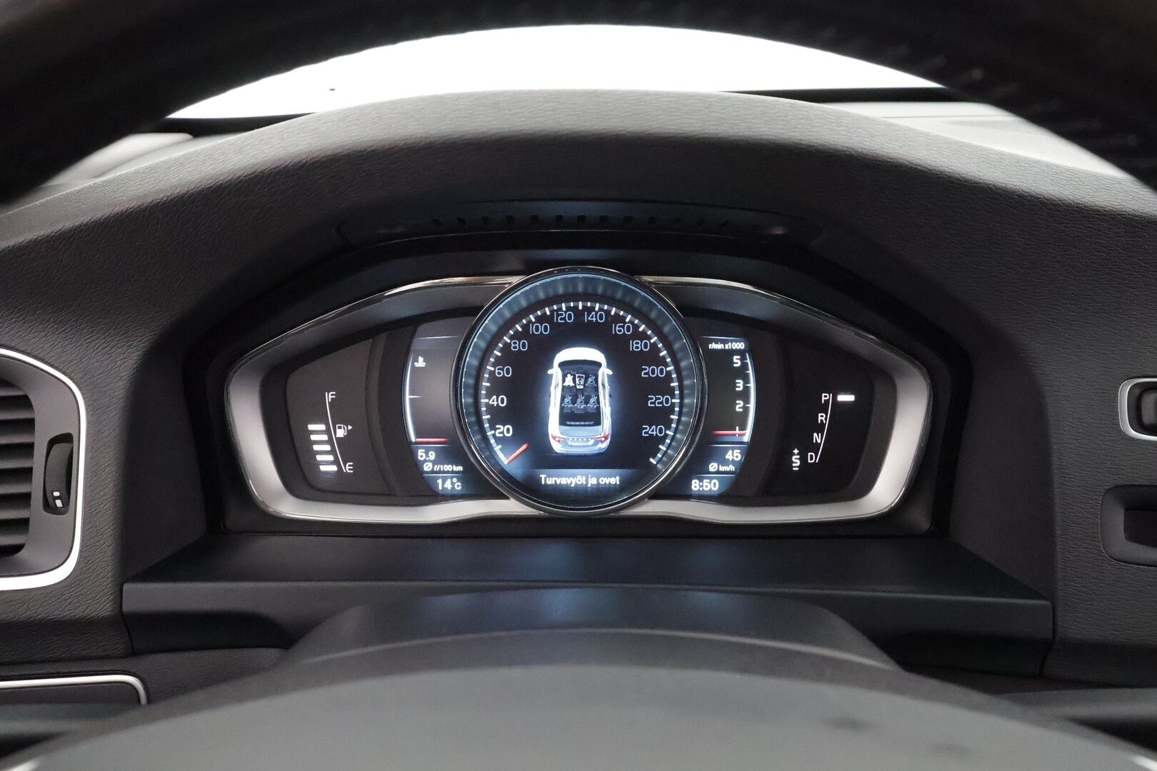 Volvo S60 2015 D4 Summum aut * Vakkari / Webasto / Muistipenkki / P.kamera / Puolinahat / Navi / Digimittaristo / Xenon / Keyless * - 1.Om Suomi-auto / Kahdet renkaat aluvanteilla / Merkkihuollettu / Huippusiisti