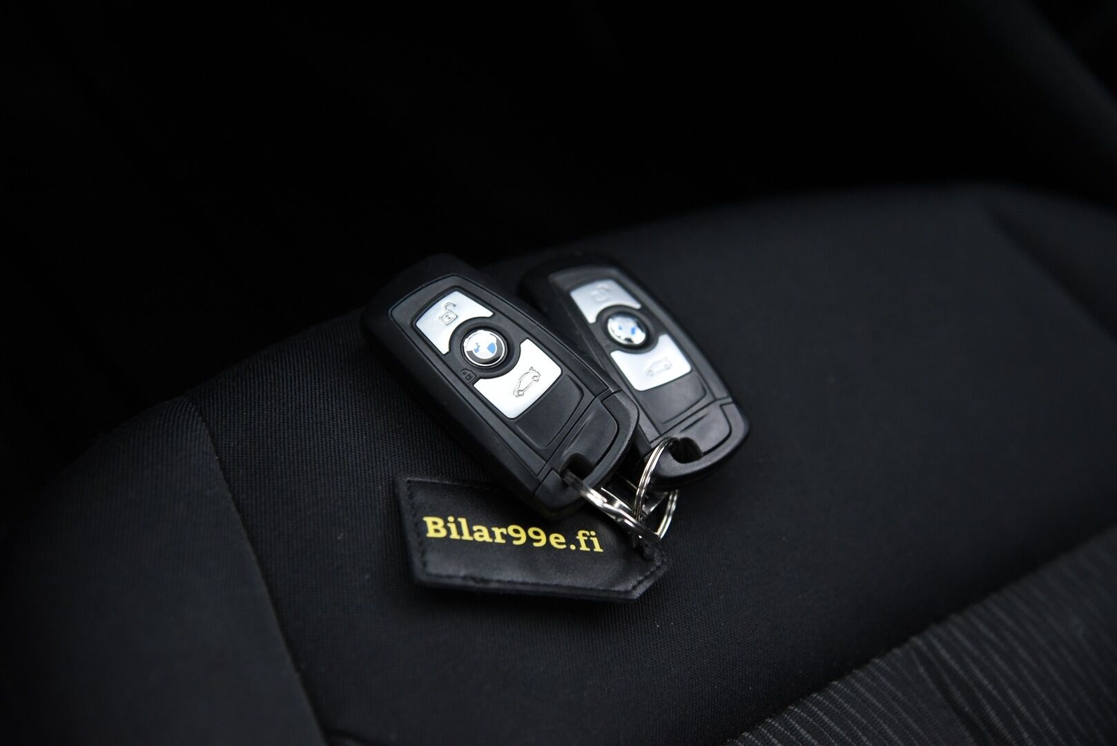 BMW 116 2014 F20 Hatchback 116i TwinPower Turbo A Business Aut / Vetokoukku / Xenon / Vakkari / P-tutka - 2x BMW:n aluvanteet / Suomi-auto / Lohkolämmitin sisäpistokkeella 