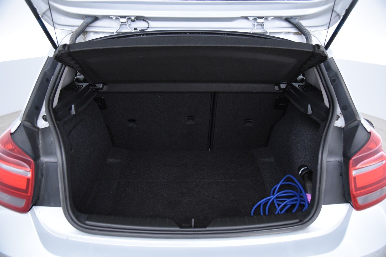 BMW 116 2014 F20 Hatchback 116i TwinPower Turbo A Business Aut / Vetokoukku / Xenon / Vakkari / P-tutka - 2x BMW:n aluvanteet / Suomi-auto / Lohkolämmitin sisäpistokkeella 