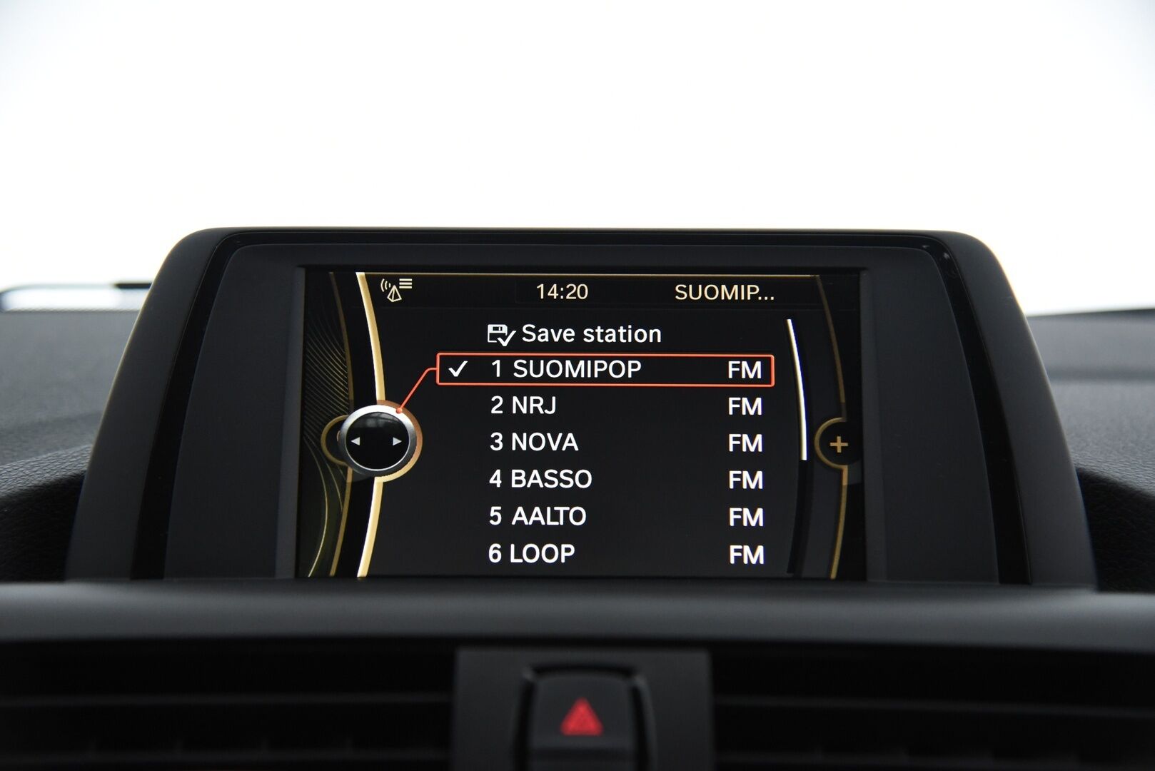 BMW 116 2014 F20 Hatchback 116i TwinPower Turbo A Business Aut / Vetokoukku / Xenon / Vakkari / P-tutka - 2x BMW:n aluvanteet / Suomi-auto / Lohkolämmitin sisäpistokkeella 