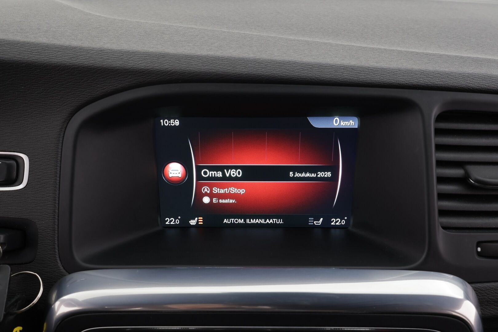 Volvo V60 2016 D4 Business aut * Suomi-auto / Vakkari / P.tutka / Webasto / Xenon / Navi / Koukku / KeylessGo / Puolinahat / Digimittaristo * - Kahdet renkaat aluvanteilla / Merkkihuollettu / Juuri huollettu - HULLUT BLACKWEEK JATKOT - KORKOTARJOUS 2,49%