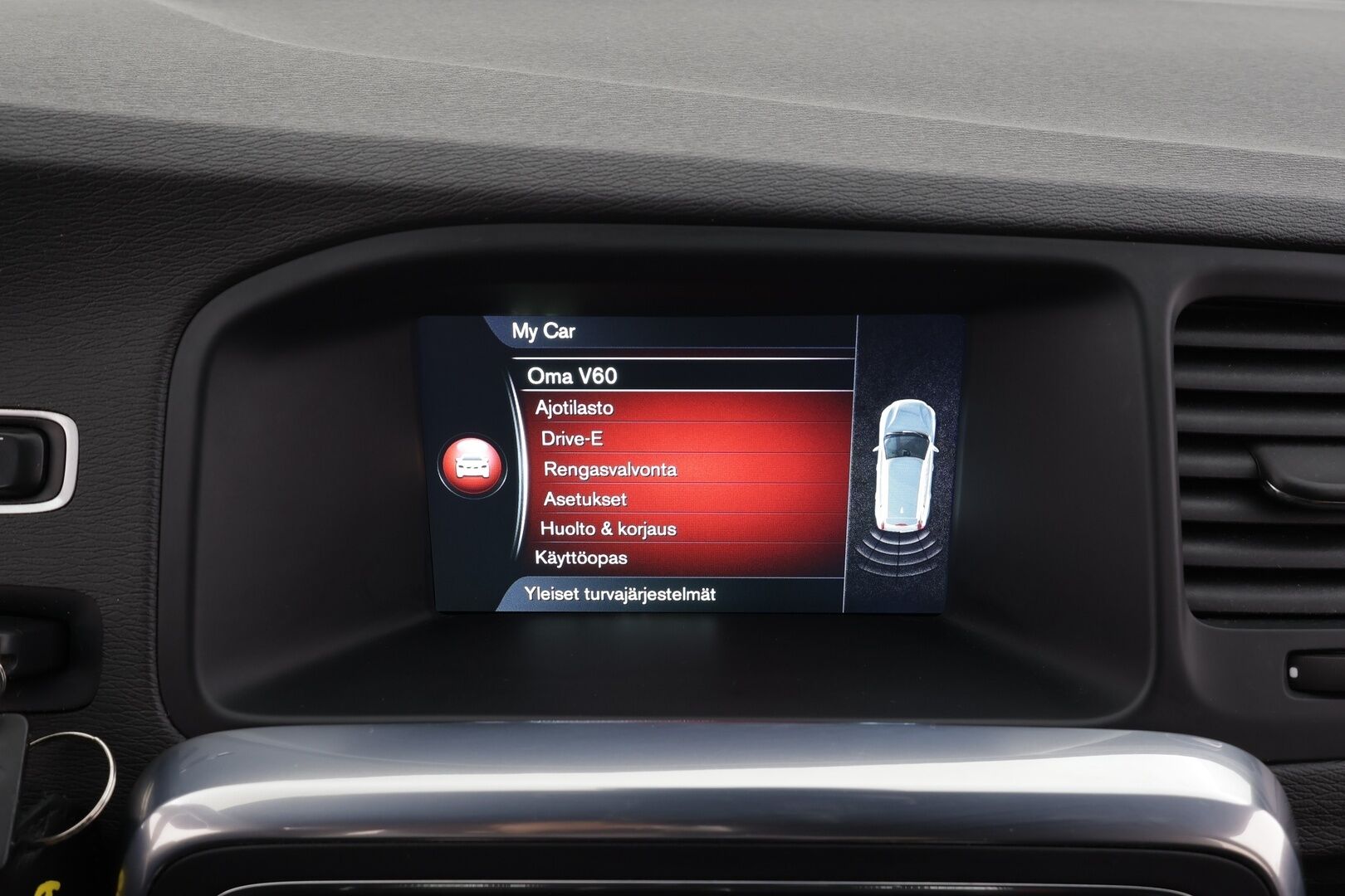 Volvo V60 2016 D4 Business aut * Suomi-auto / Vakkari / P.tutka / Webasto / Xenon / Navi / Koukku / KeylessGo / Puolinahat / Digimittaristo * - Kahdet renkaat aluvanteilla / Merkkihuollettu / Juuri huollettu - HULLUT BLACKWEEK JATKOT - KORKOTARJOUS 2,49%