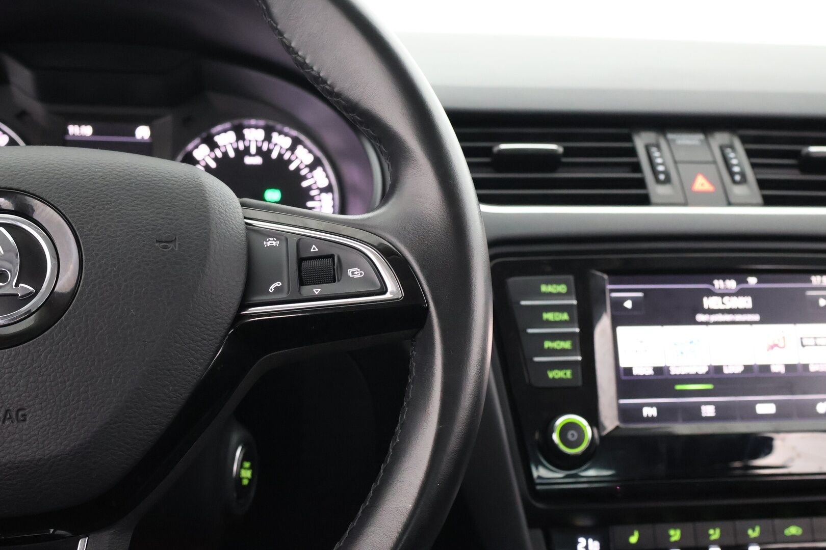 Skoda Octavia 2016 1,2 TSI Style DSG Autom. - | Suomi-auto | Vakkari | P. Tutkat | Lohko+sisäp. | SmartLink | Bi-Xenon | Kaukovaloassistentti | Todella siisti! |