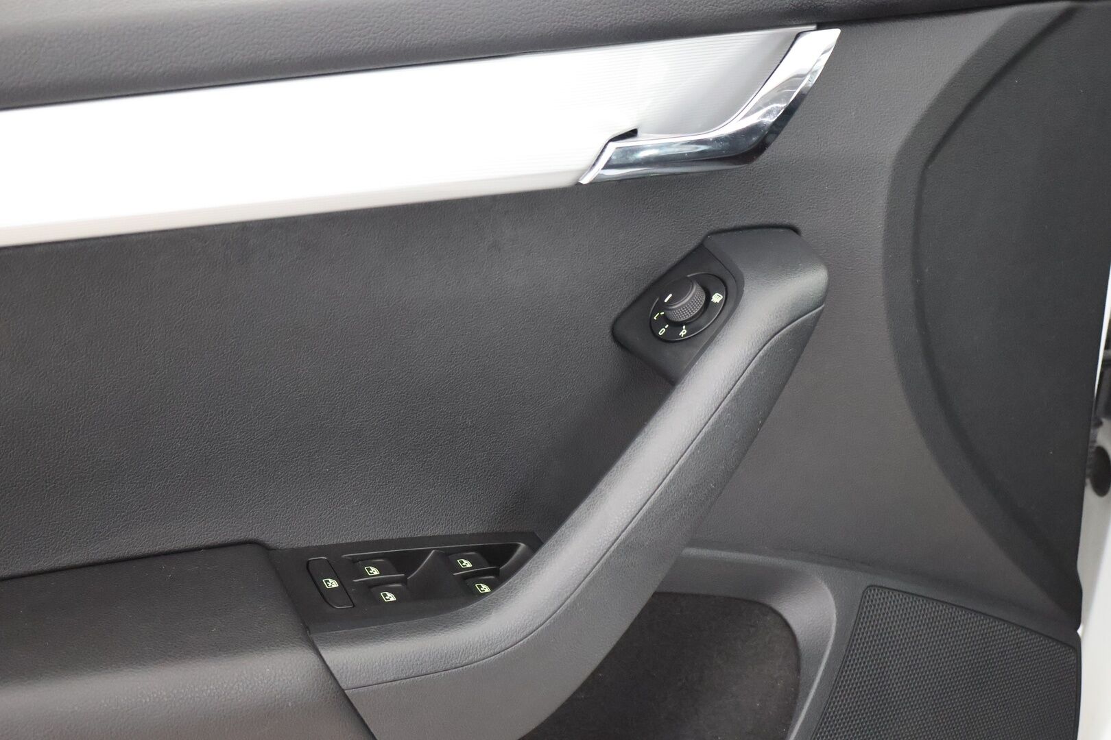 Skoda Octavia 2016 1,2 TSI Style DSG Autom. - | Suomi-auto | Vakkari | P. Tutkat | Lohko+sisäp. | SmartLink | Bi-Xenon | Kaukovaloassistentti | Todella siisti! |