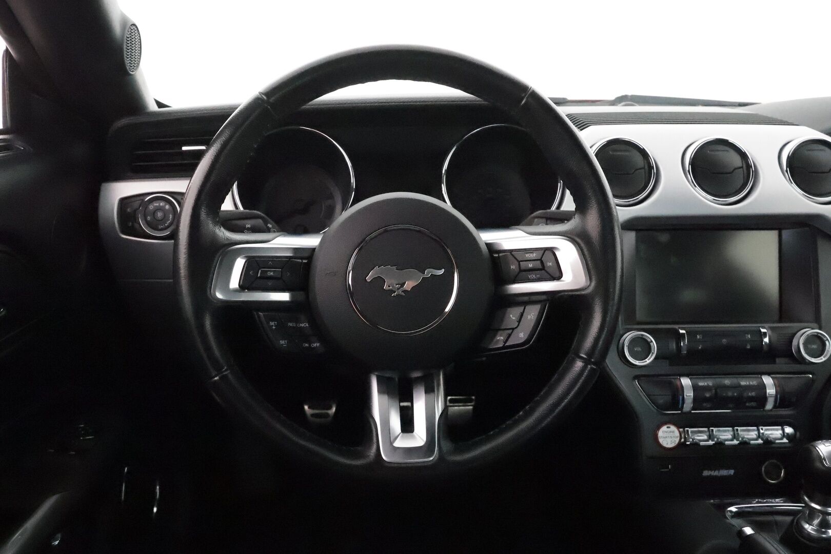 Ford Mustang 2016 5,0 V8 GT 418hv M6 Fastback** Xenon / P.kamera / Ilmastoidut nahka penkit / Keyless /  Vakkari /  Sporttipenkit ** - 2,99 % KORKOTARJOUS TÄHÄN AUTOON - 