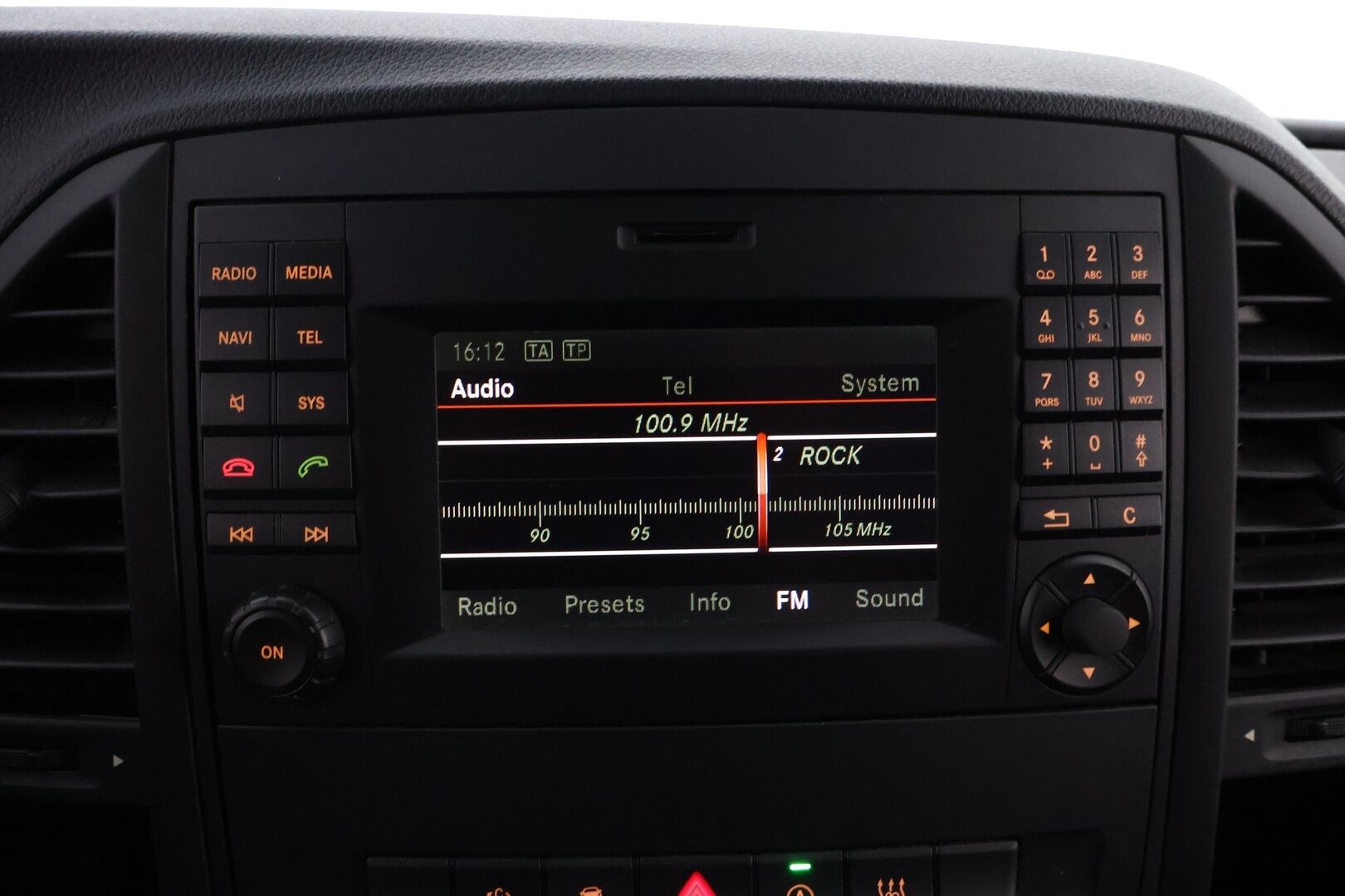 Mercedes-Benz Vito 2016 114CDI 4x4-3,05/32K * Webasto / Peruutuskamera / Koukku / ILS LED / Vanerointi / Tulossa Myyntiin! - Osta nyt, maksa vasta ensi vuonna