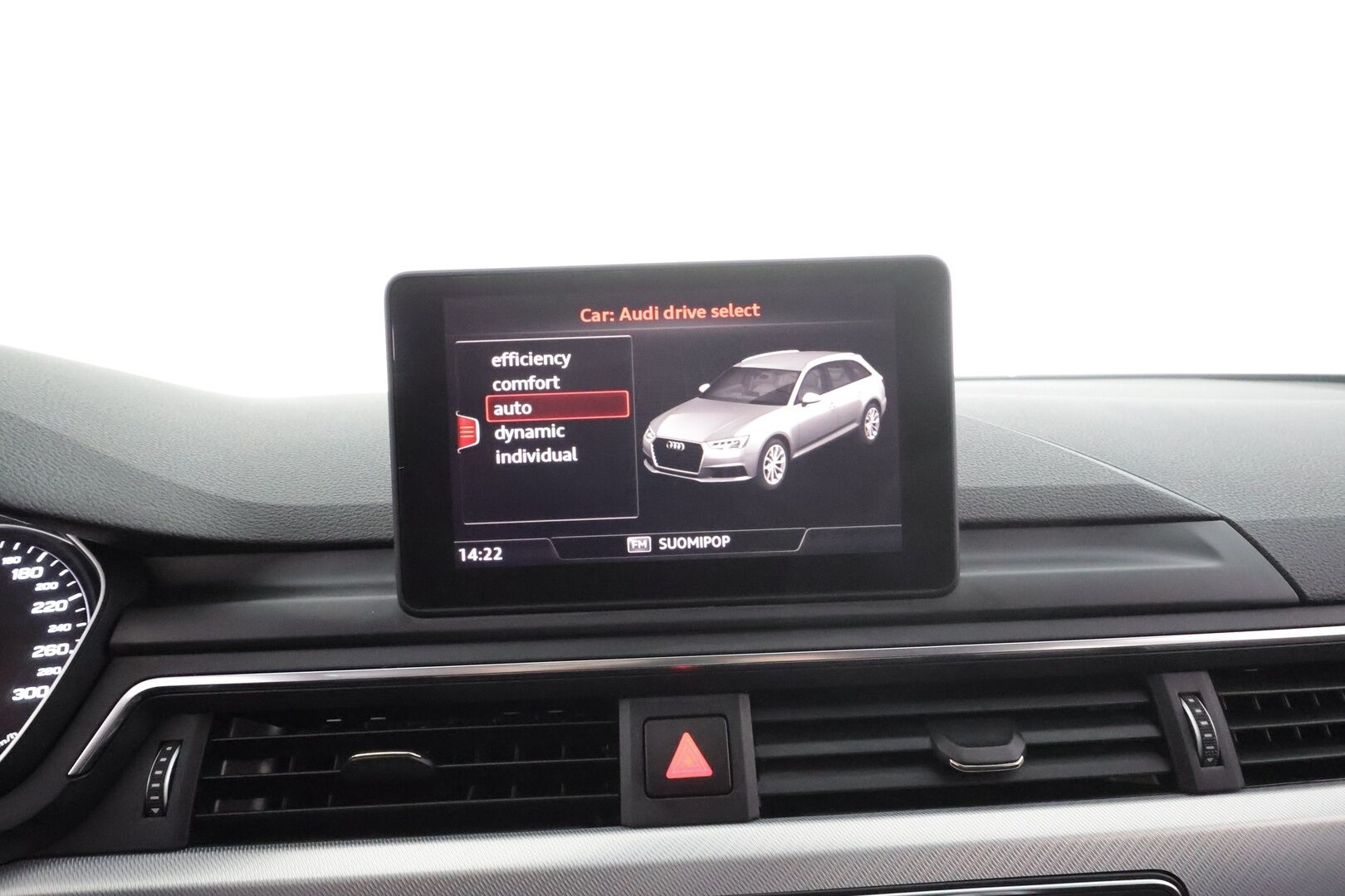 Audi A4 2016 Avant Business Sport 2,0 TDI 110 kW S tronic * Webasto / Matrix LED / Vakkari / Apple&Android / Sporttipenkit / P.tutkat / Koukku *