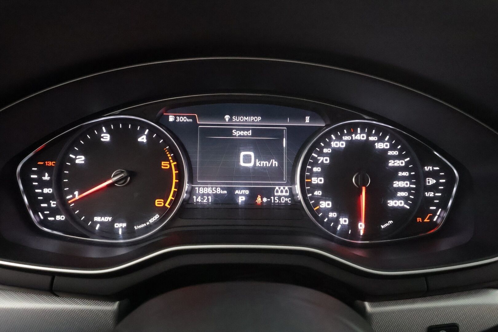 Audi A4 2016 Avant Business Sport 2,0 TDI 110 kW S tronic * Webasto / Matrix LED / Vakkari / Apple&Android / Sporttipenkit / P.tutkat / Koukku * - Alletaittuva koukku / Seuraava huolto 3/2027! / 