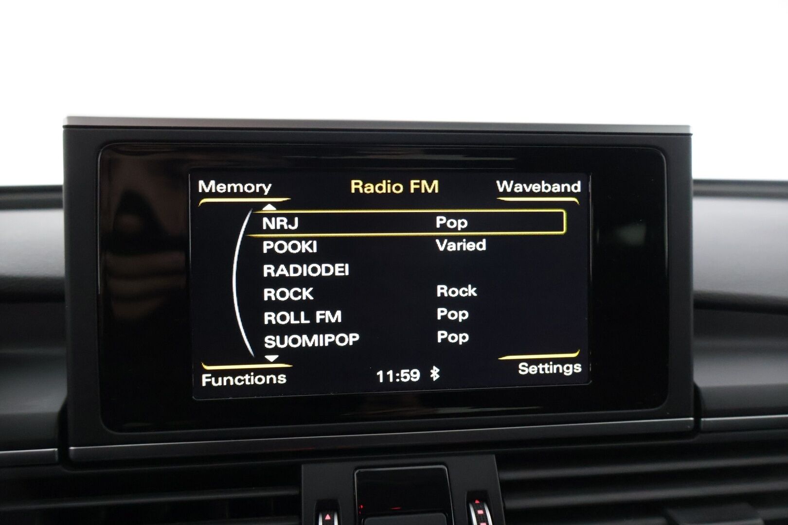Audi A6 2016 Sedan Business 2,0 TDI 110 kW ultra S tronic * Suomi-auto / Taittuva koukku / Lohko / Tutkat / 2x renkaat / Keyless * - * Suomi-auto / Esimerkillinen huoltohistoria / 2x renkaat aluvanteilla / Varma ja tehokas 2.0tdi moottori!*
