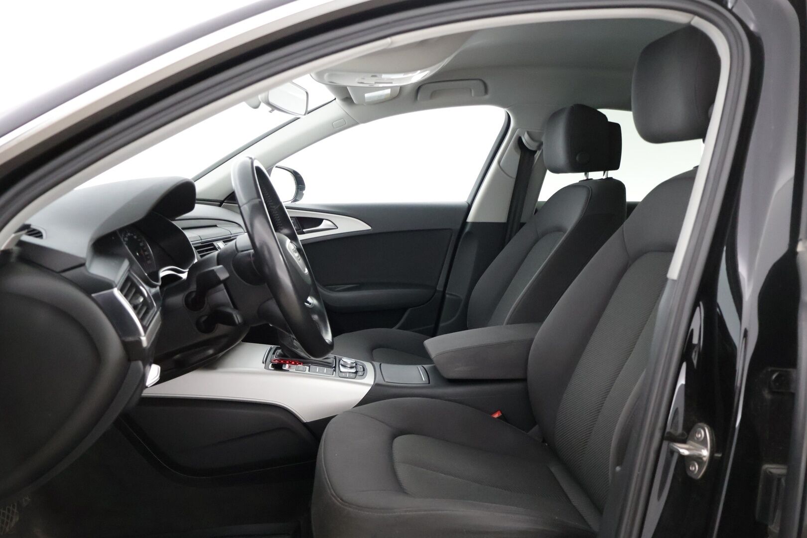 Audi A6 2016 Sedan Business 2,0 TDI 110 kW ultra S tronic * Suomi-auto / Taittuva koukku / Lohko / Tutkat / 2x renkaat / Keyless * - * Suomi-auto / Esimerkillinen huoltohistoria / 2x renkaat aluvanteilla / Varma ja tehokas 2.0tdi moottori!*