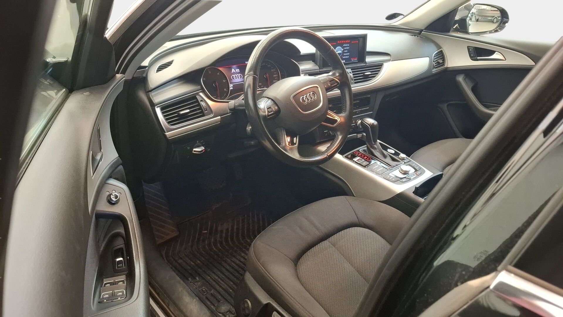 Audi A6 2016 Sedan Business 2,0 TDI 110 kW ultra S tronic * Suomi-auto / Taittuva koukku / Lohko / Tutkat / 2x renkaat / Keyless * - * Suomi-auto / Esimerkillinen huoltohistoria / 2x renkaat aluvanteilla / Varma ja tehokas 2.0tdi moottori!*