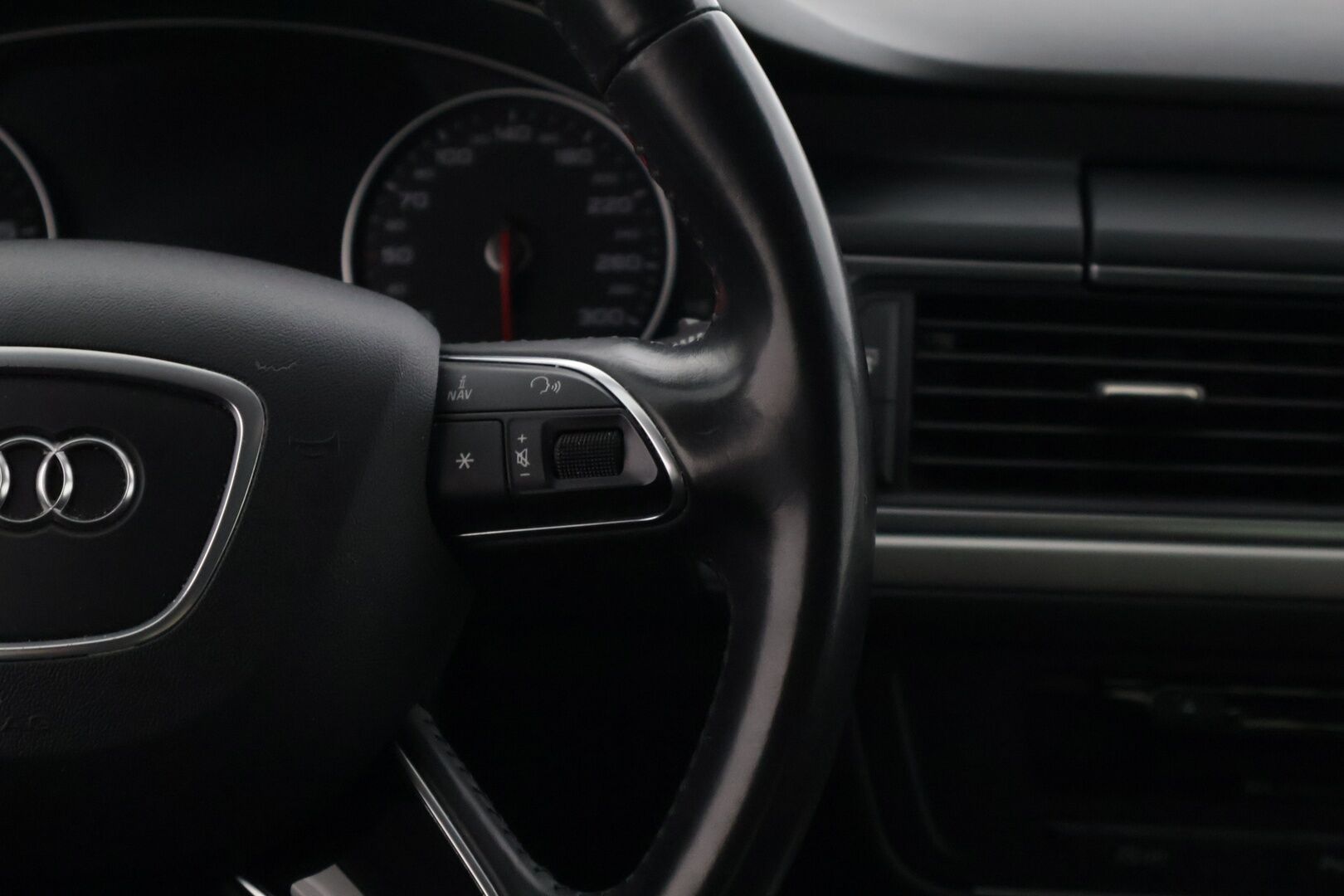 Audi A6 2016 Sedan Business 2,0 TDI 110 kW ultra S tronic * Suomi-auto / Taittuva koukku / Lohko / Tutkat / 2x renkaat / Keyless * - * Suomi-auto / Esimerkillinen huoltohistoria / 2x renkaat aluvanteilla / Varma ja tehokas 2.0tdi moottori!*