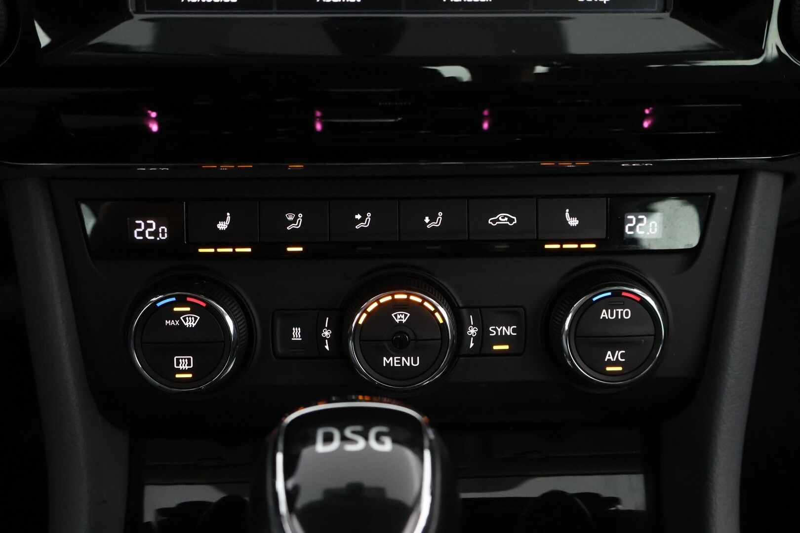 Skoda Superb 2016 2,0 TDI 150 Ambition DSG Autom. * Suomiauto / Webasto / Vetokoukku / Lohko & Sisäpistoke - Jakopää tehty / 2x Renkaat aluvantein / Juuri tullut Tampereelle!