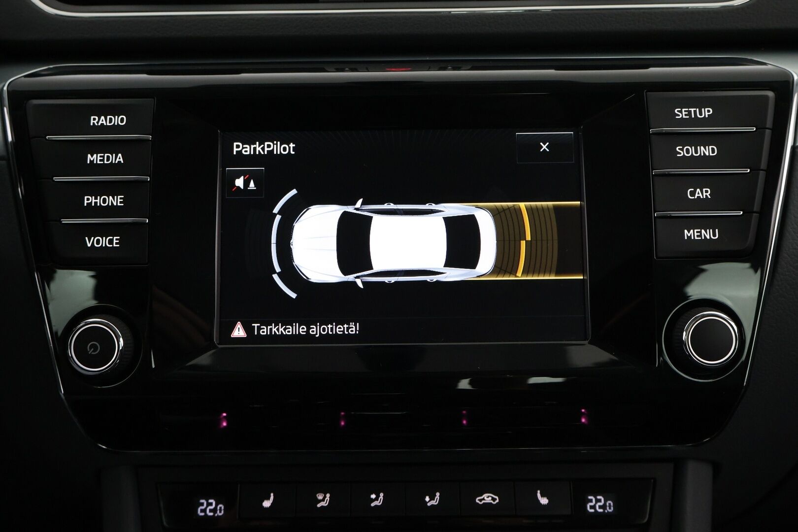 Skoda Superb 2016 2,0 TDI 150 Ambition DSG Autom. * Suomiauto / Webasto / Vetokoukku / Lohko & Sisäpistoke - Jakopää tehty / 2x Renkaat aluvantein / Juuri tullut Tampereelle! - HULLU BLACKWEEK KORKOTARJOUS 2,49%