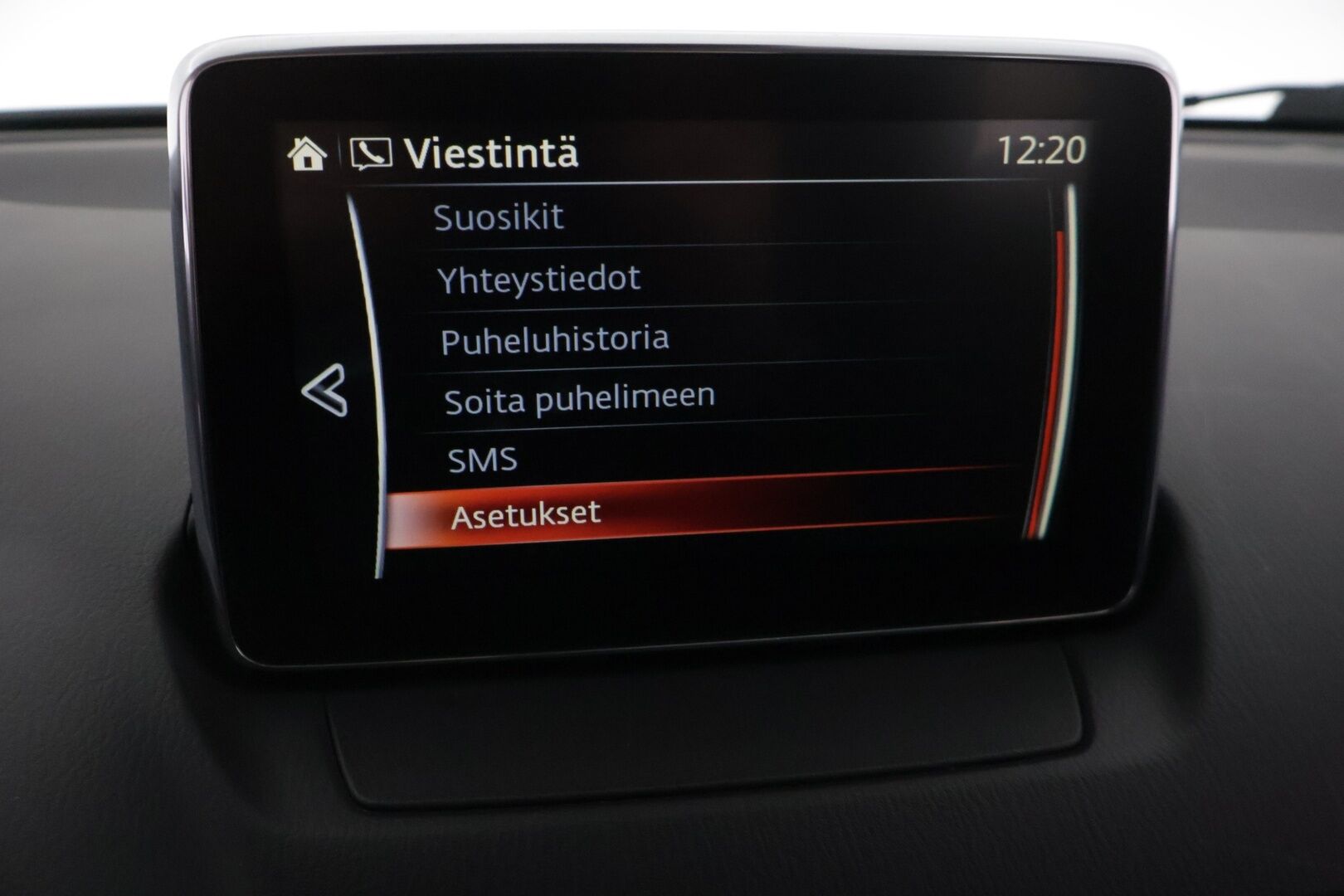 Mazda CX-3 2017 2,0 (120) SKYACTIV-G Optimum 6MT *Suomi-auto / Vakionopeudensäädin / Peruutustutka / Lohkolämmitin* - *Hyvin huollettu / 2x Renkaat & Vanteet / Komeat kesävanteet*