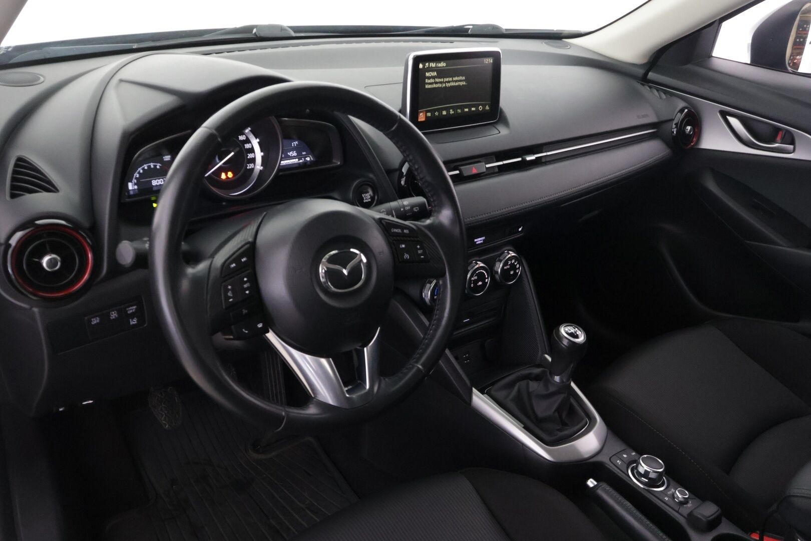 Mazda CX-3 2017 2,0 (120) SKYACTIV-G Optimum 6MT *Suomi-auto / Vakionopeudensäädin / Peruutustutka / Lohkolämmitin* - *Hyvin huollettu / 2x Renkaat & Vanteet / Komeat kesävanteet*