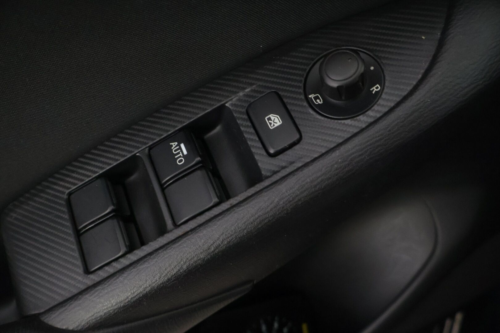 Mazda CX-3 2017 2,0 (120) SKYACTIV-G Optimum 6MT *Suomi-auto / Vakionopeudensäädin / Peruutustutka / Lohkolämmitin* - *Hyvin huollettu / 2x Renkaat & Vanteet / Komeat kesävanteet*