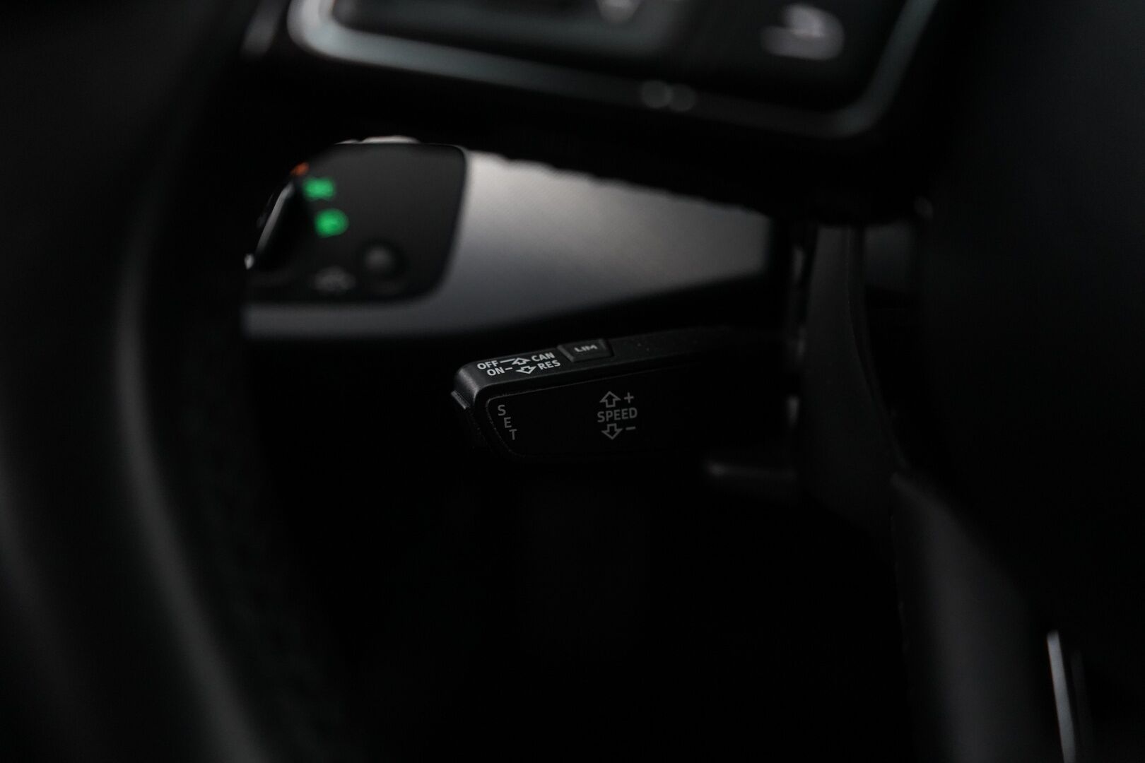 Audi A4 2016 2.0 TFSI 140kW Avant Business Sport S tronic *Digimittaristo / Vetokoukku / Sporttipenkit / Lohko / Navi* - Katso mihin hintaan! / Suomi-auto / Kahdet komeat vanteet / Juuri huollettu ja katsastettu!
