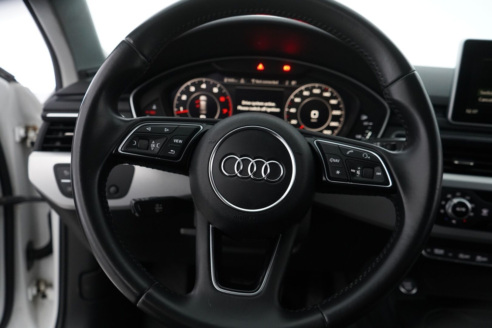 Audi A4 2016 2.0 TFSI 140kW Avant Business Sport S tronic *Digimittaristo / Vetokoukku / Sporttipenkit / Lohko / Navi* - Katso mihin hintaan! / Suomi-auto / Kahdet komeat vanteet / Juuri huollettu ja katsastettu!