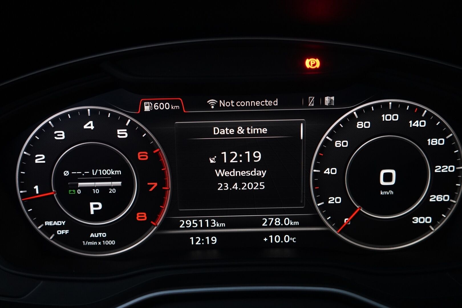 Audi A4 2016 2.0 TFSI 140kW Avant Business Sport S tronic *Digimittaristo / Vetokoukku / Sporttipenkit / Lohko / Navi* - Katso mihin hintaan! / Suomi-auto / Kahdet komeat vanteet / Juuri huollettu ja katsastettu!