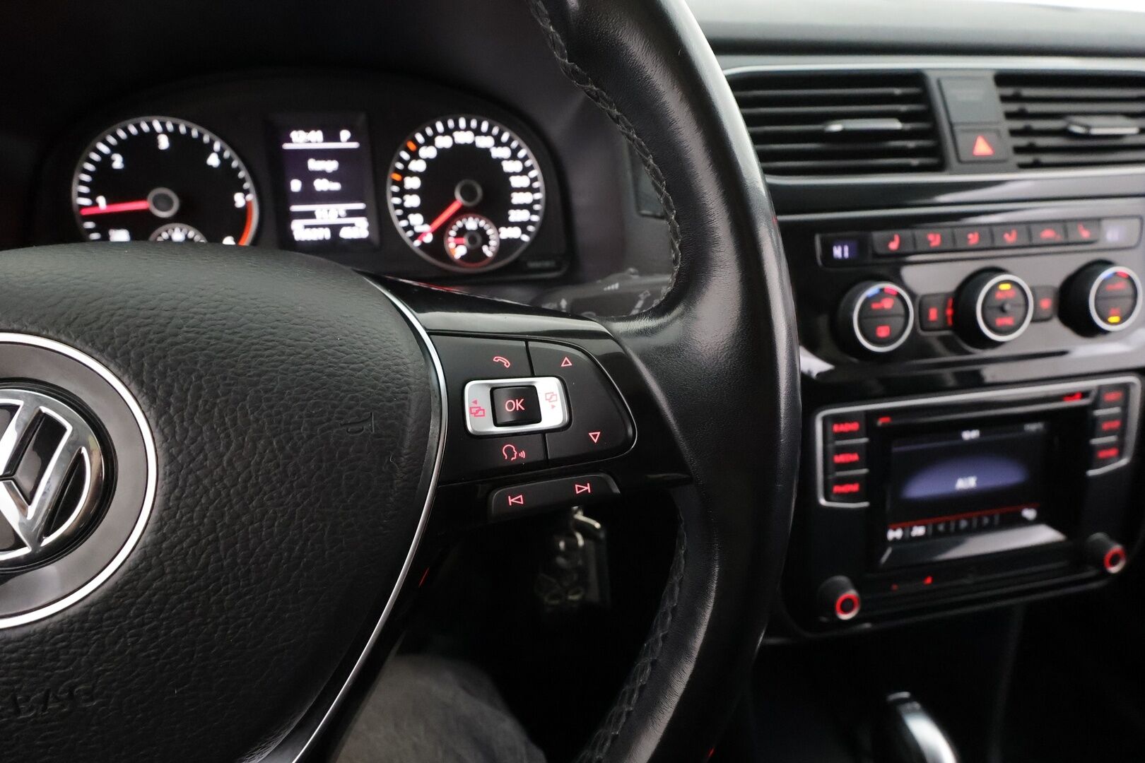 Volkswagen Caddy Maxi 2016 Highline 2,0 TDI 110kW DSG 7-P * Webasto / Xenon / P.tutka / Vakkari / Bluetooth * - Suomi-auto / Kahdet renkaat aluvanteilla 