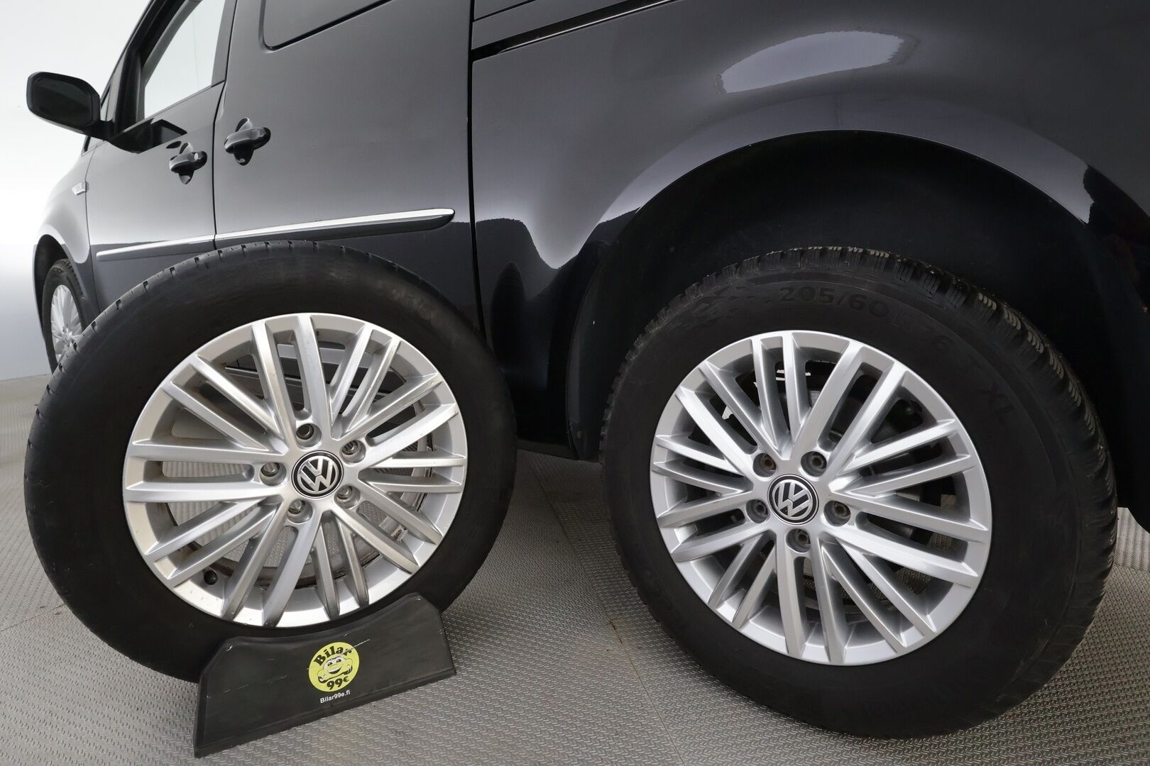 Volkswagen Caddy Maxi 2016 Highline 2,0 TDI 110kW DSG 7-P * Webasto / Xenon / P.tutka / Vakkari / Bluetooth * - Suomi-auto / Kahdet renkaat aluvanteilla 