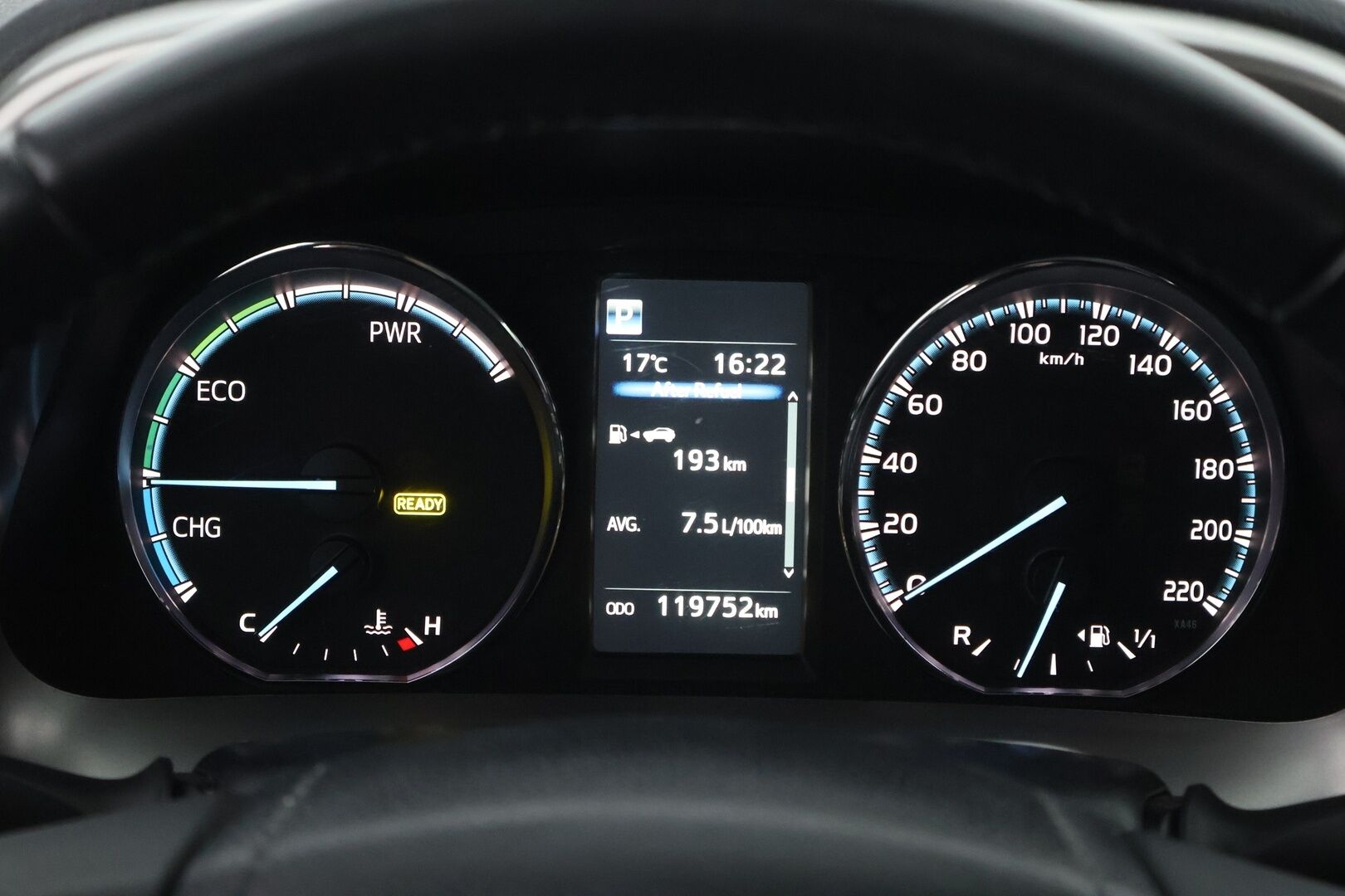 Toyota RAV4 2016 2,5 Hybrid FWD Active - Peruutuskamera / Navigointi / Merkkihuollot / LED / Sähköluukku / Suomiauto / Erittäin hyvin huollettu!