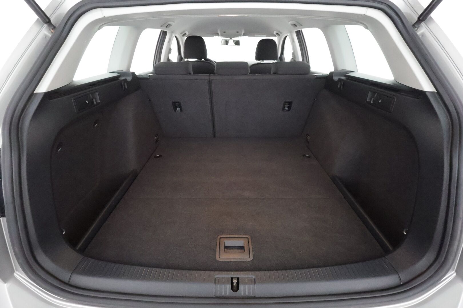 Volkswagen Golf 2016 Variant Trendline 1,2 TSI 63 kW **Suomi-auto / Sisätilanlämmitin / AC / Start-Stop / Auto-Hold 2x Renkaat**