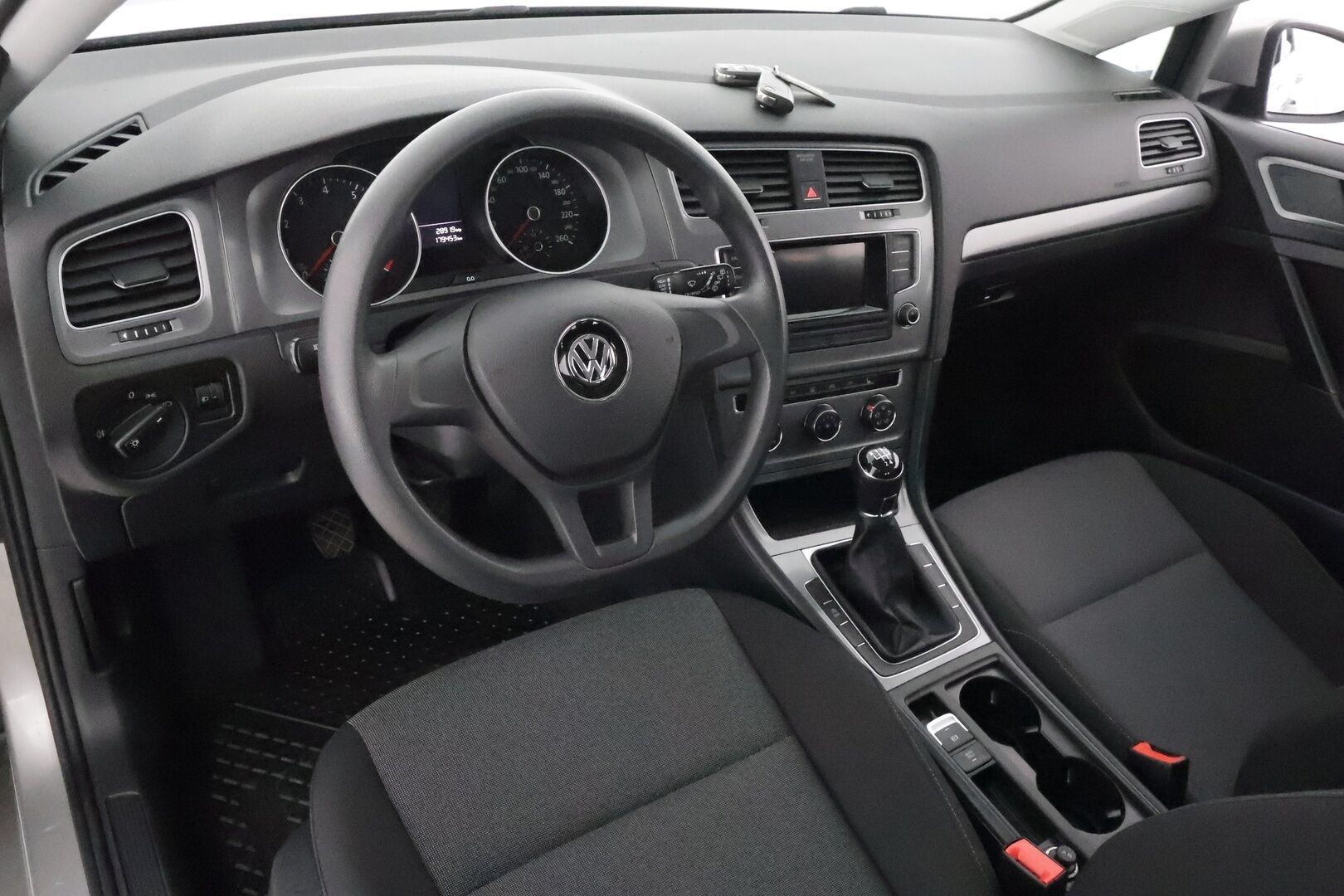 Volkswagen Golf 2016 Variant Trendline 1,2 TSI 63 kW **Suomi-auto / Sisätilanlämmitin / AC / Start-Stop / Auto-Hold 2x Renkaat**