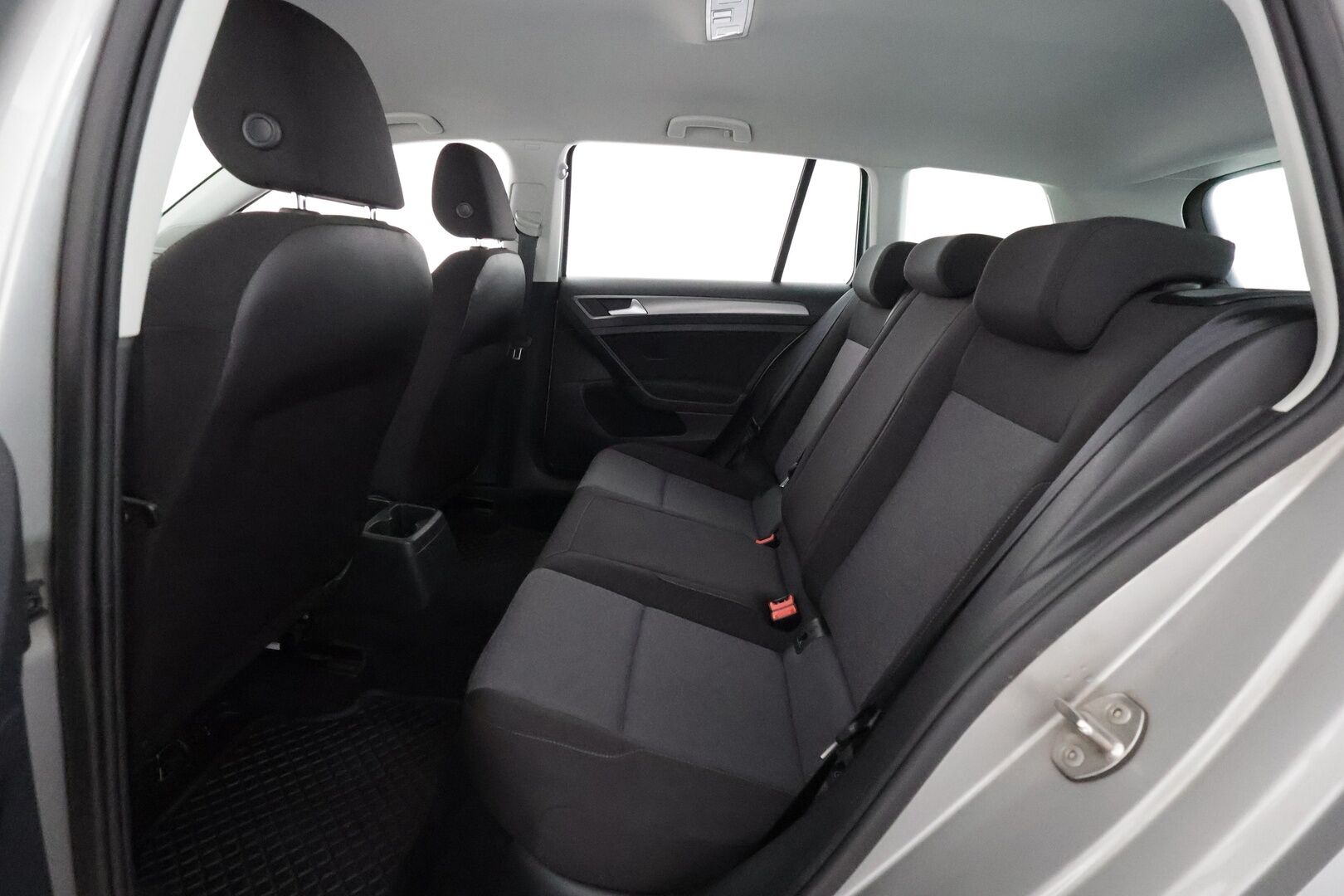 Volkswagen Golf 2016 Variant Trendline 1,2 TSI 63 kW **Suomi-auto / Sisätilanlämmitin / AC / Start-Stop / Auto-Hold 2x Renkaat**