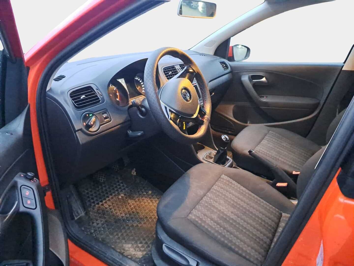 Volkswagen Polo 2016 Trendline 1,0 55 kW (75 hv) * Suomi-auto / Lohko + sisä / Bluetooth / Kahdet renkaat! * - *Jakohihna vaihdettu 45tkm 12/2023 / Viimeisin huolto 87tkm! / Siistikuntoinen näppärä peli!* - HULLU BLACKWEEK KORKOTARJOUS 2,49%